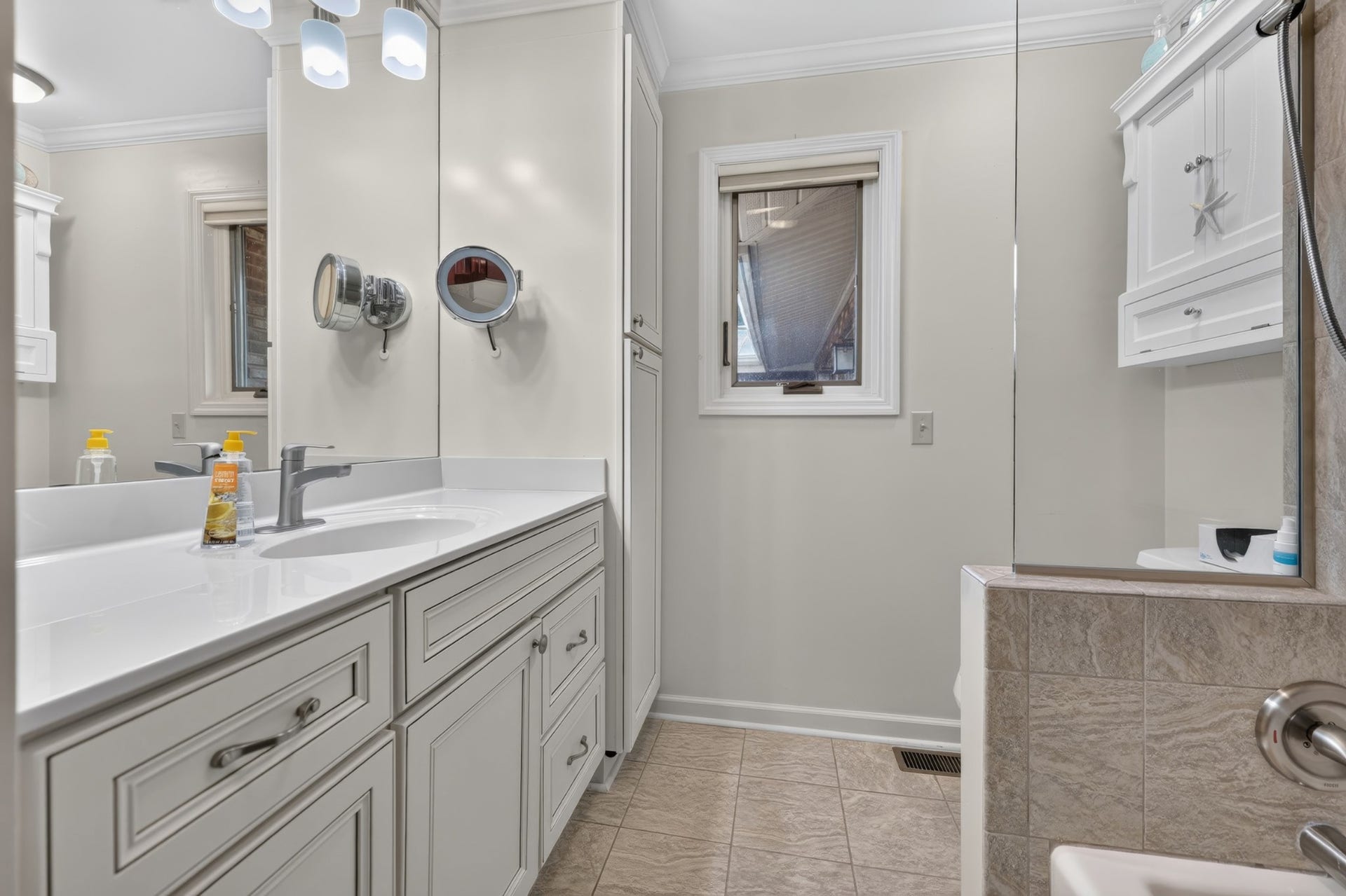 8100 Charlotte Pike, Nashville, TN 37221 8100 Charlotte Pike, Nashville, TN 37221