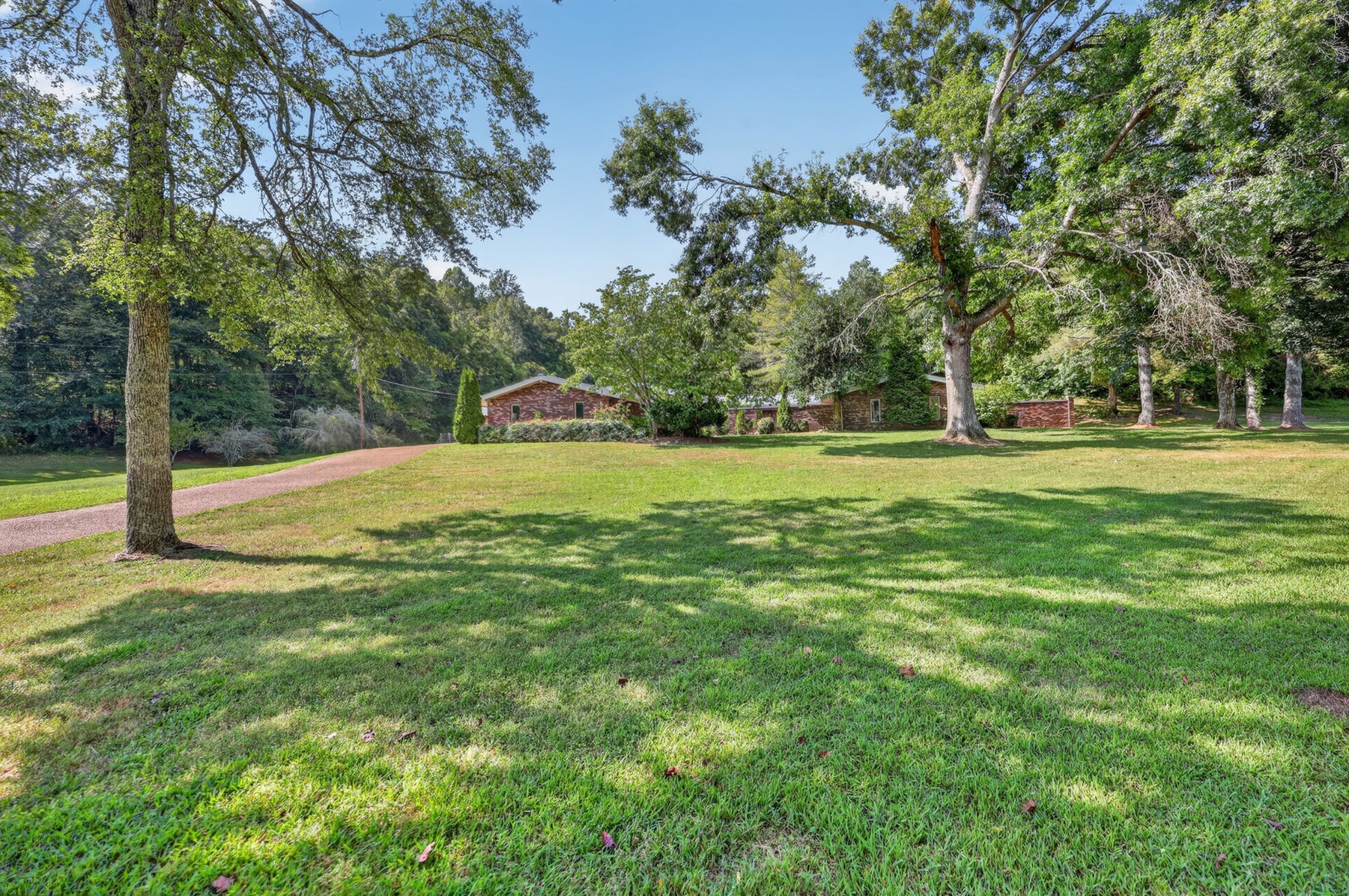 8100 Charlotte Pike, Nashville, TN 37221 8100 Charlotte Pike, Nashville, TN 37221