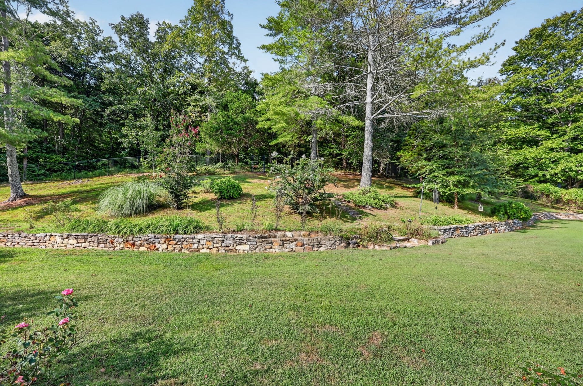 8100 Charlotte Pike, Nashville, TN 37221 8100 Charlotte Pike, Nashville, TN 37221