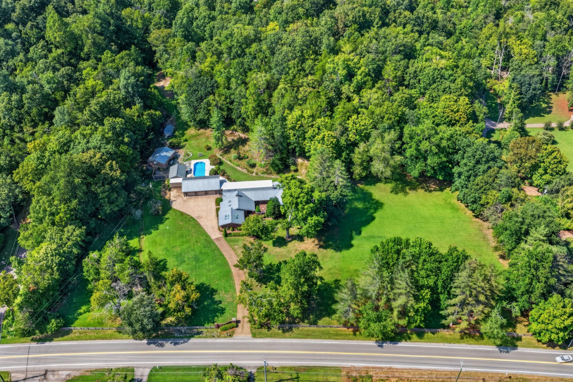 8100 Charlotte Pike, Nashville, TN 37221 8100 Charlotte Pike, Nashville, TN 37221