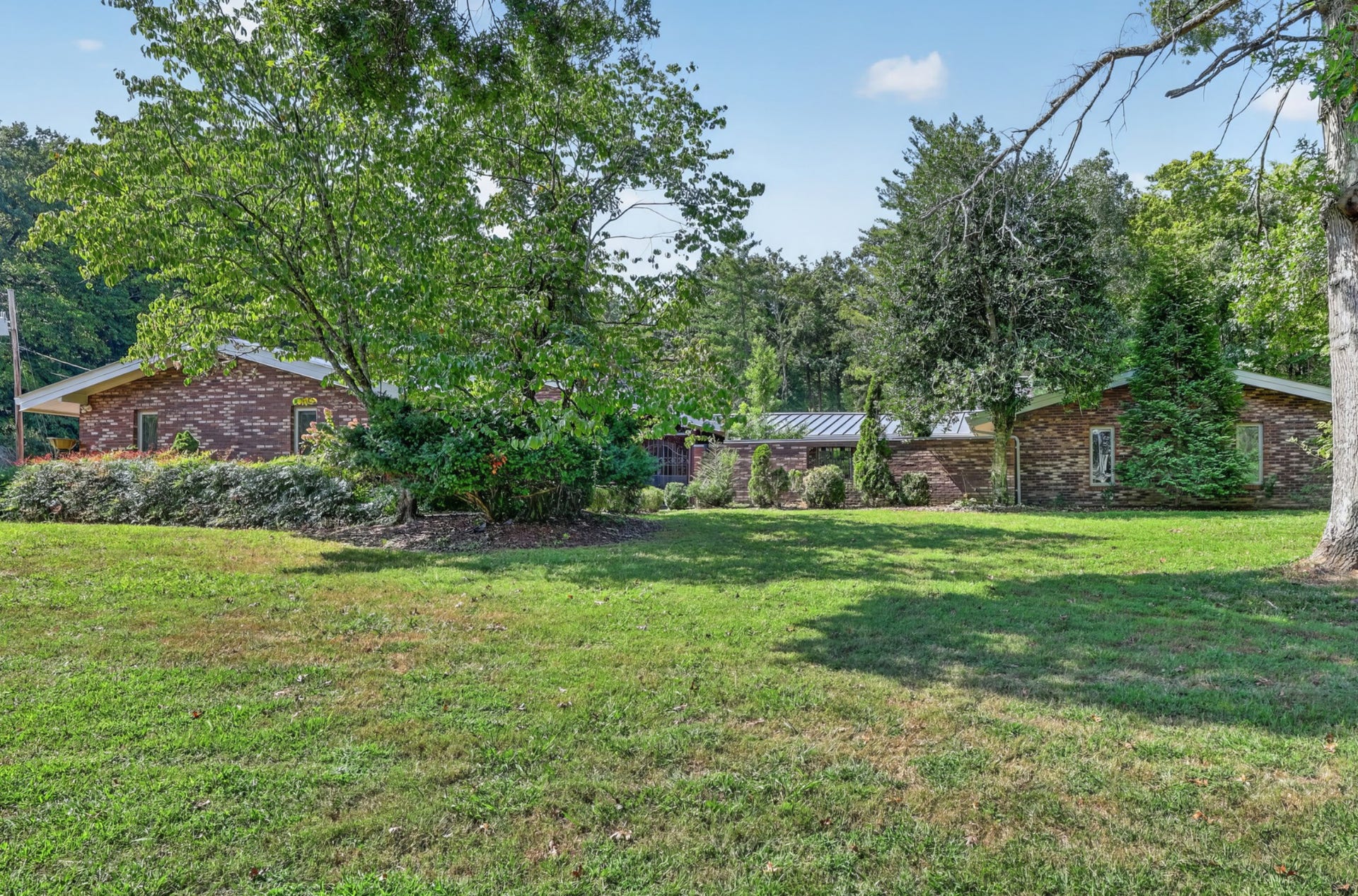 8100 Charlotte Pike, Nashville, TN 37221 8100 Charlotte Pike, Nashville, TN 37221