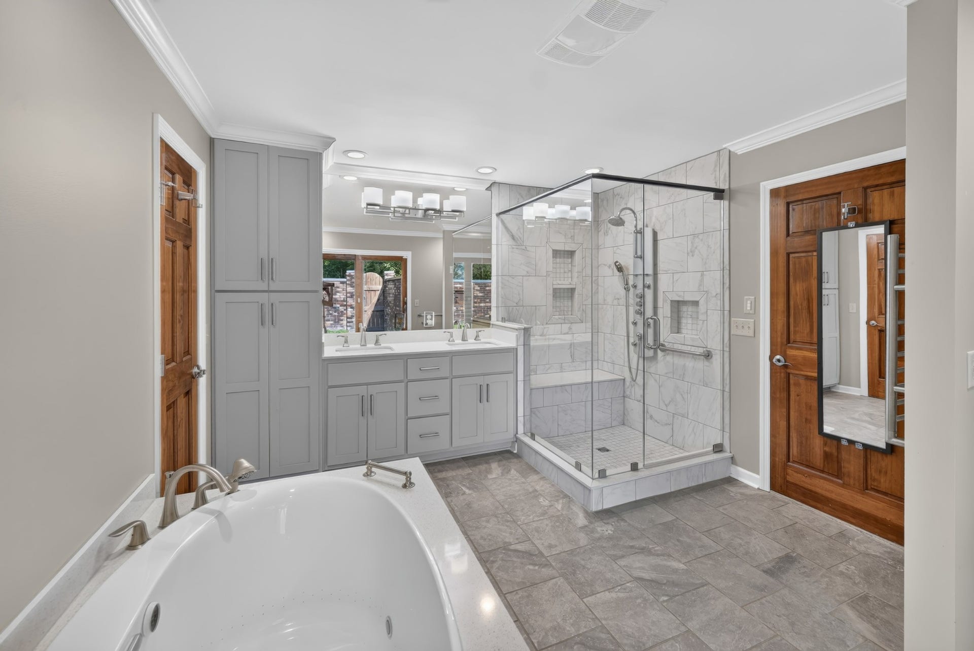 8100 Charlotte Pike, Nashville, TN 37221 8100 Charlotte Pike, Nashville, TN 37221