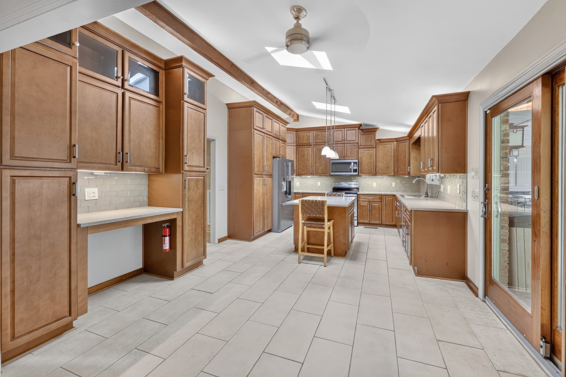 8100 Charlotte Pike, Nashville, TN 37221 8100 Charlotte Pike, Nashville, TN 37221