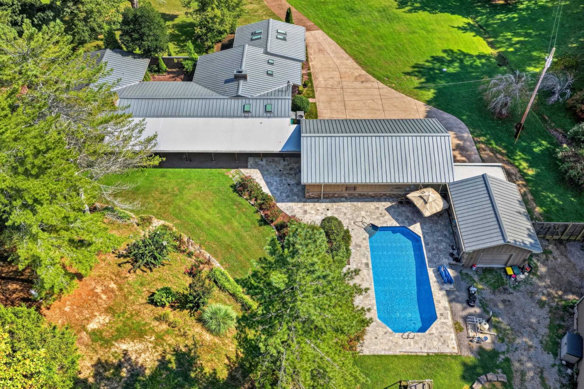 8100 Charlotte Pike, Nashville, TN 37221 8100 Charlotte Pike, Nashville, TN 37221