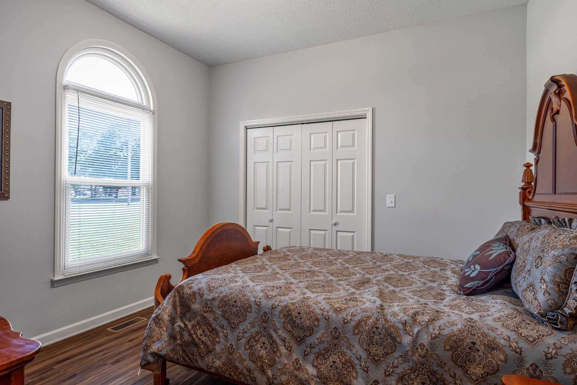 228 Megan Cir, Shelbyville, TN 37160 228 Megan Cir, Shelbyville, TN 37160
