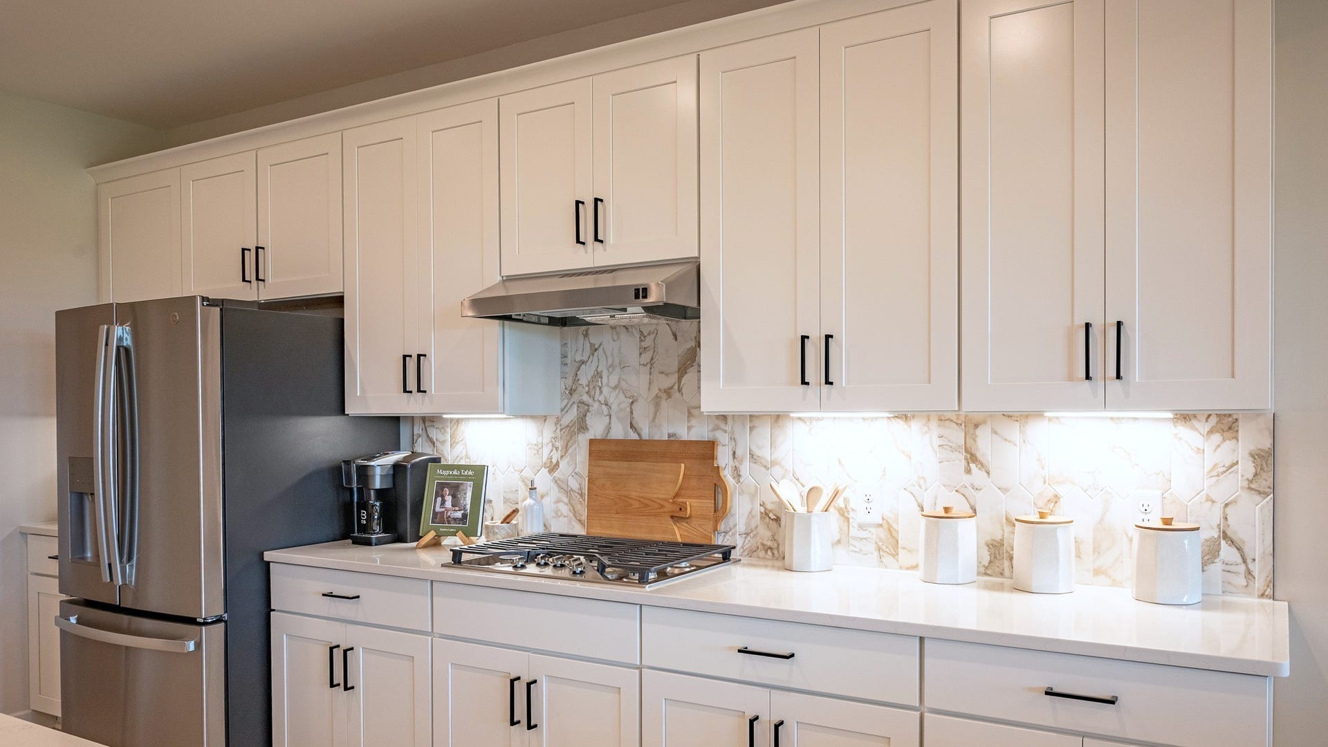 3801 Red Barn Drive, Columbia, TN 38401 kitchen-all pics are of our model home