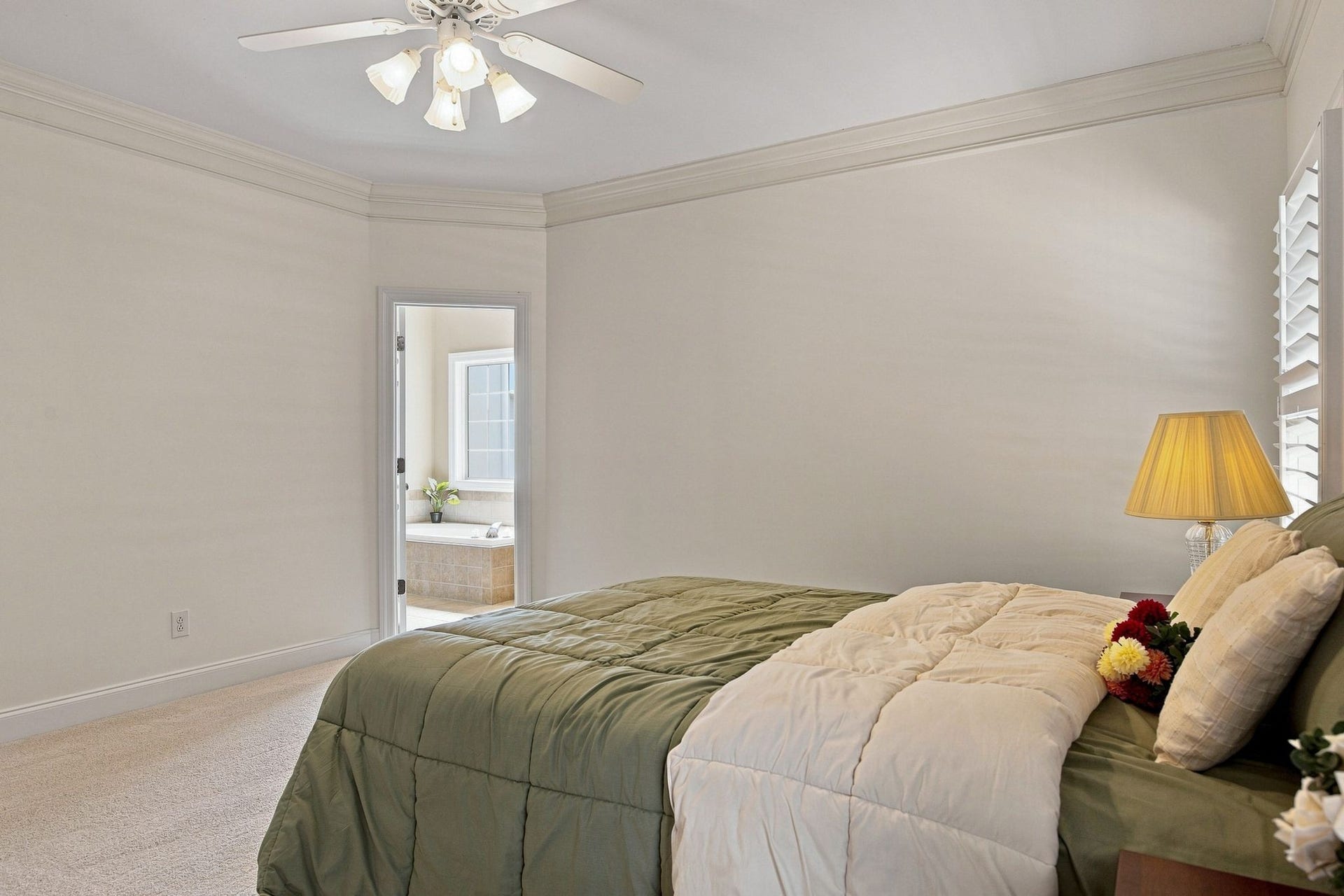 2153 Aberdeen Cir, Murfreesboro, TN 37130 Complete with its own private ensuite.