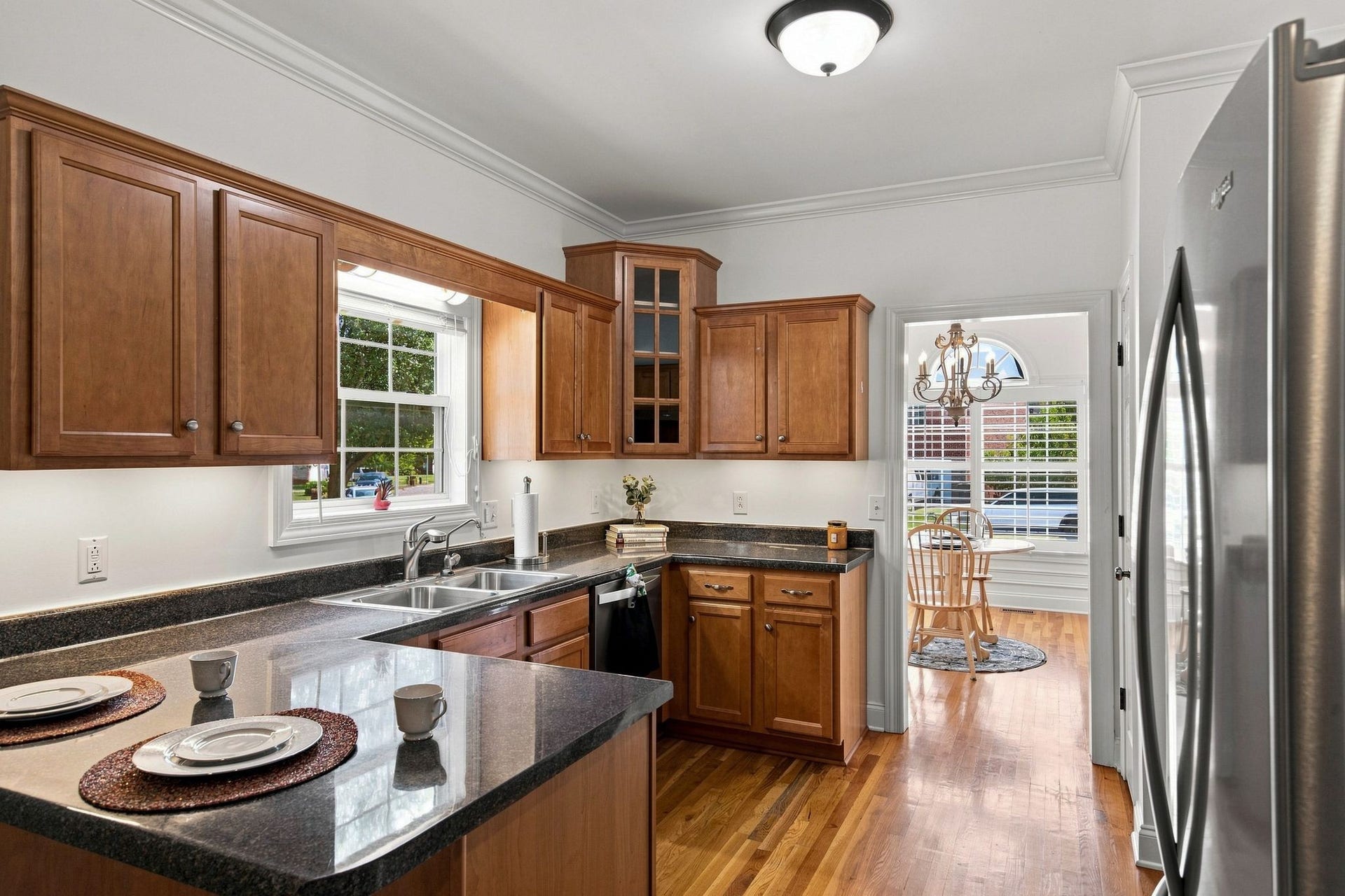 2153 Aberdeen Cir, Murfreesboro, TN 37130 Right between the dining and great room...