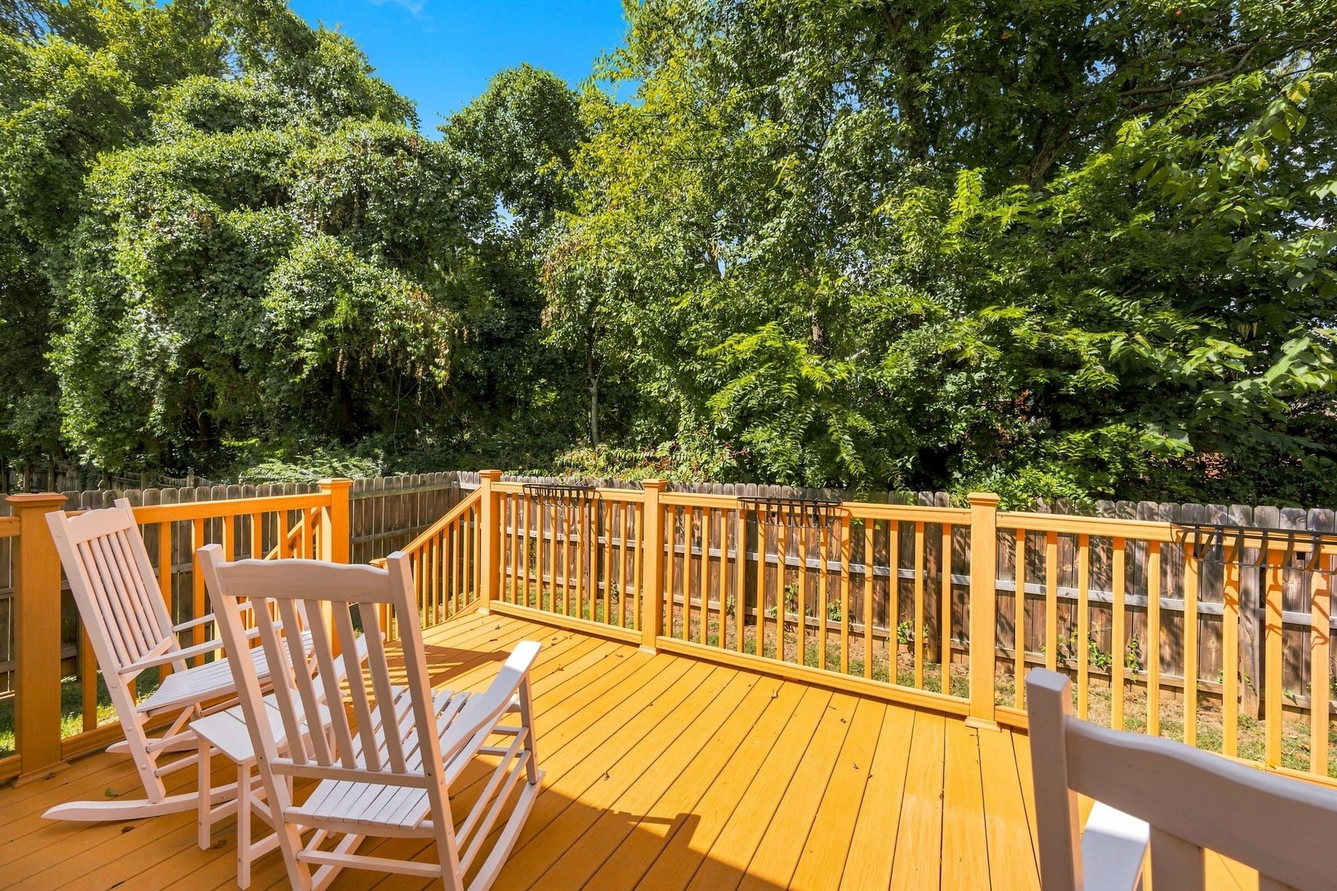 2153 Aberdeen Cir, Murfreesboro, TN 37130 Rocking chairs, fresh air, and a tree-lined backyard...