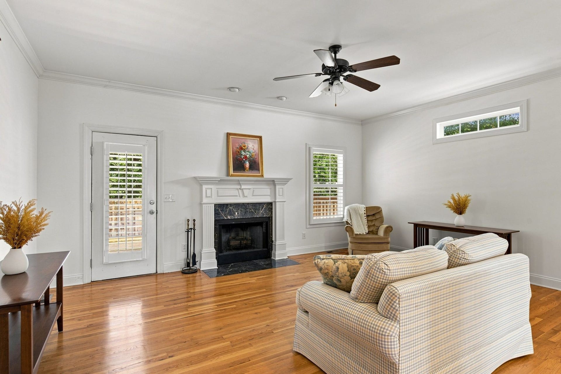 2153 Aberdeen Cir, Murfreesboro, TN 37130 The spacious great room with a fireplace offers plenty of room to gather, relax, and unwind.