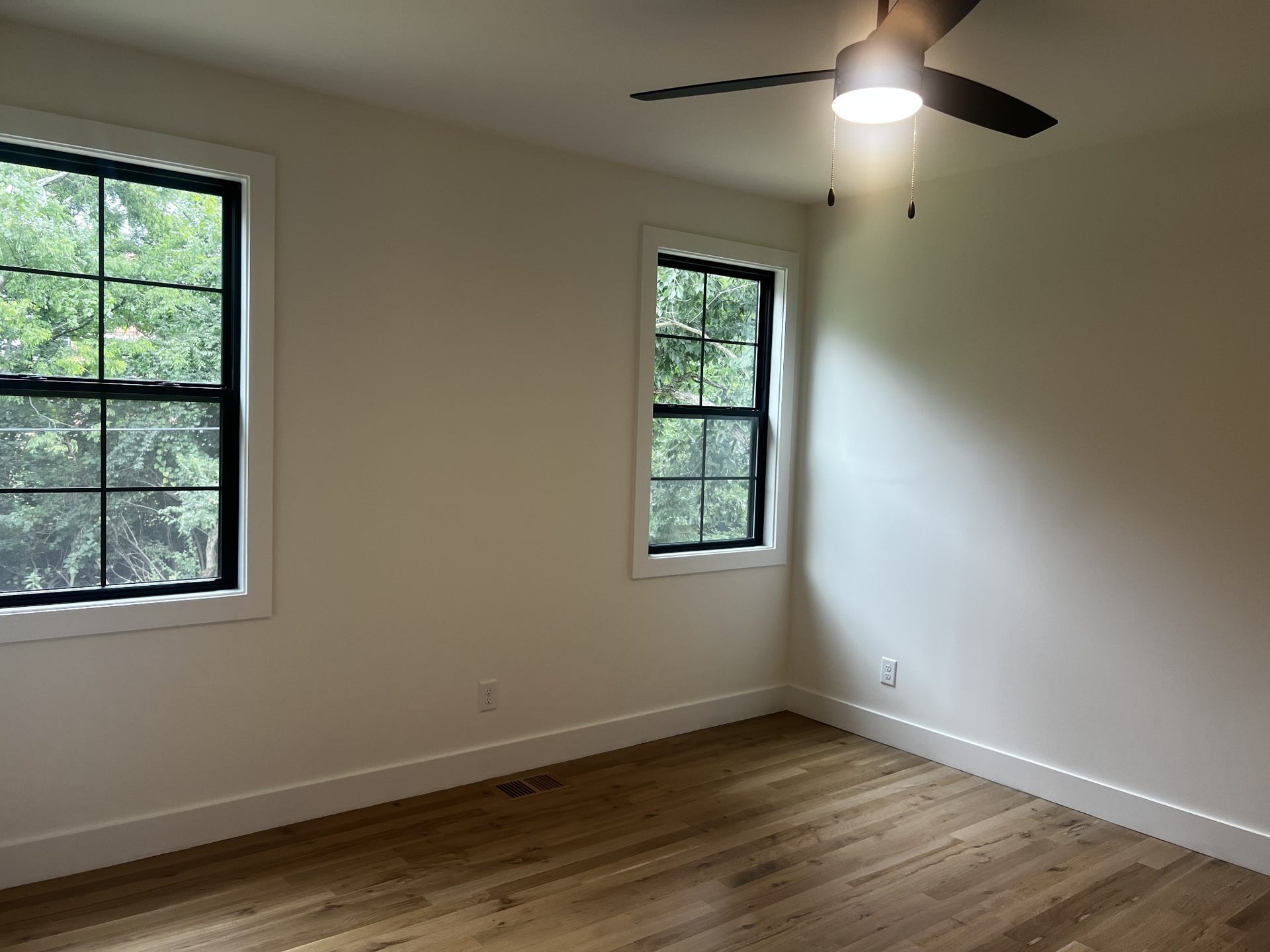 5555 Knob Rd, Nashville, TN 37209 5555 Knob Rd, Nashville, TN 37209
