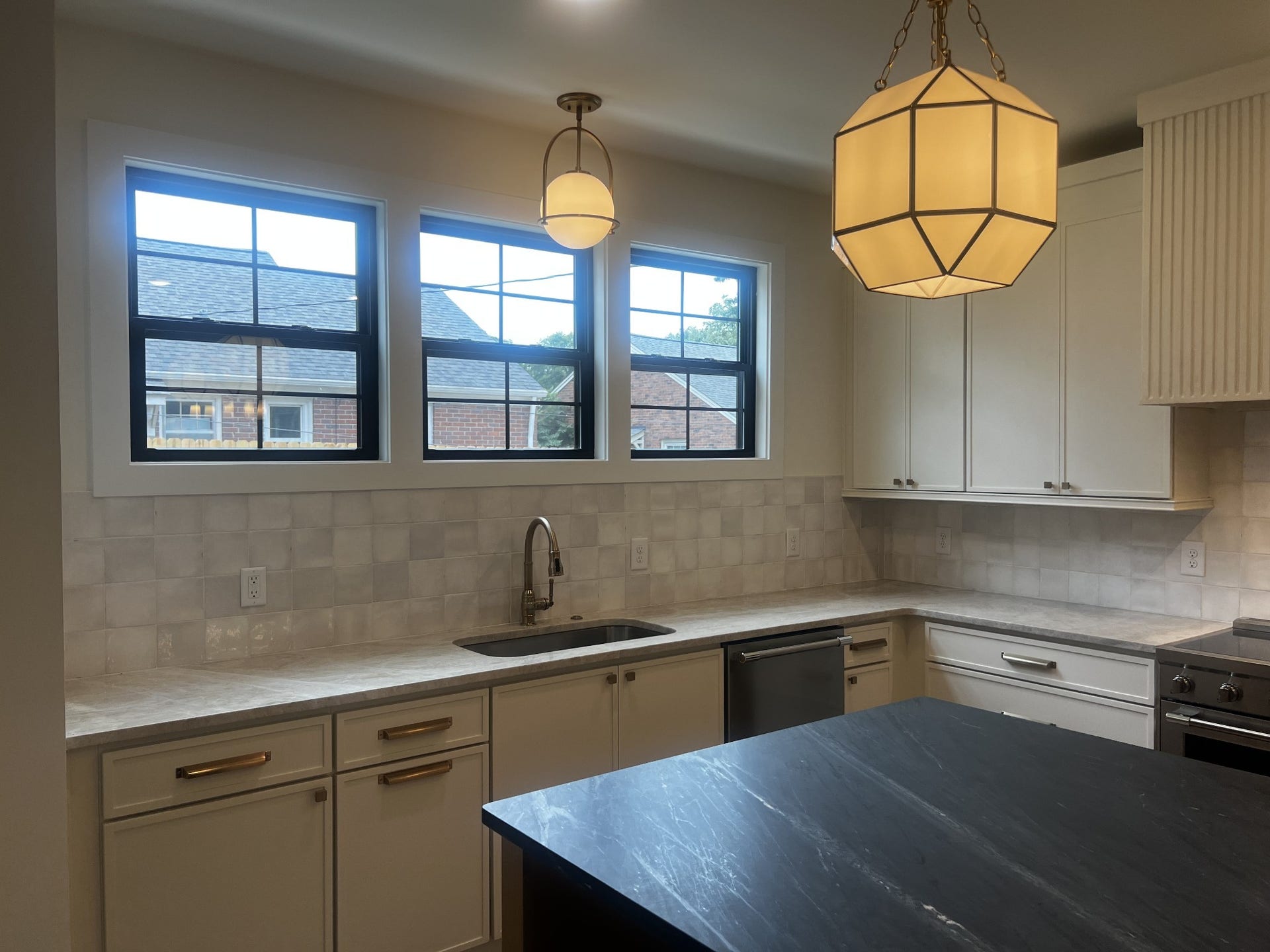 5555 Knob Rd, Nashville, TN 37209 5555 Knob Rd, Nashville, TN 37209