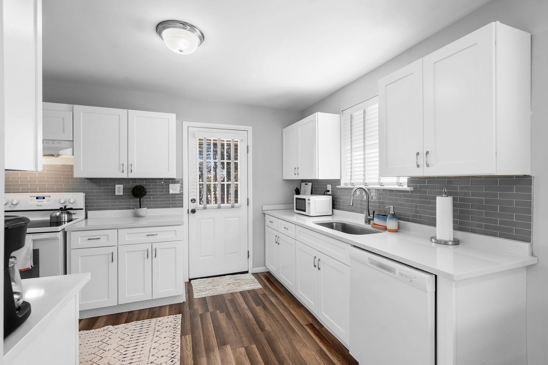 1122 2nd Ave S, Nashville, TN 37210 1122 2nd Ave S, Nashville, TN 37210