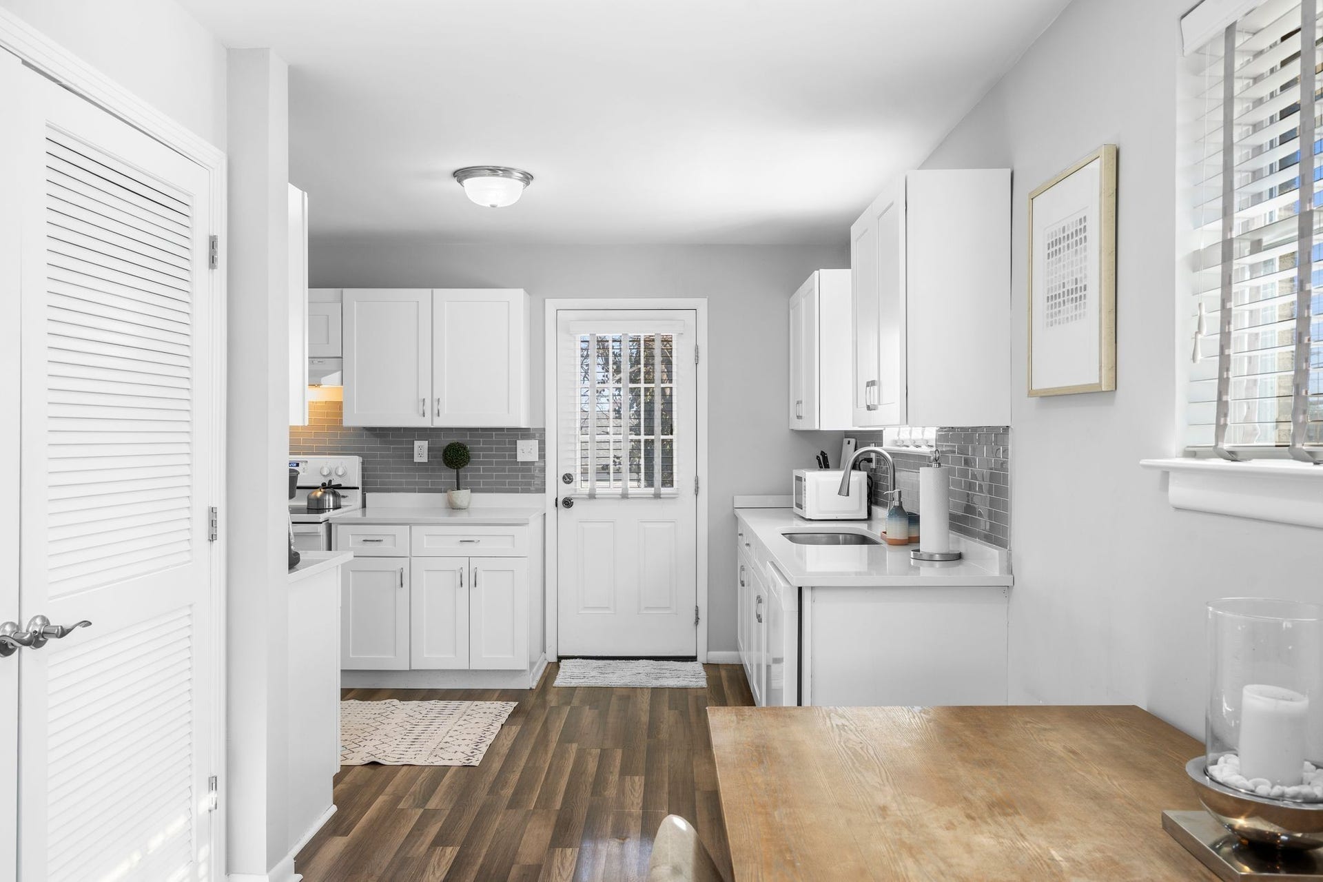 1122 2nd Ave S, Nashville, TN 37210 1122 2nd Ave S, Nashville, TN 37210