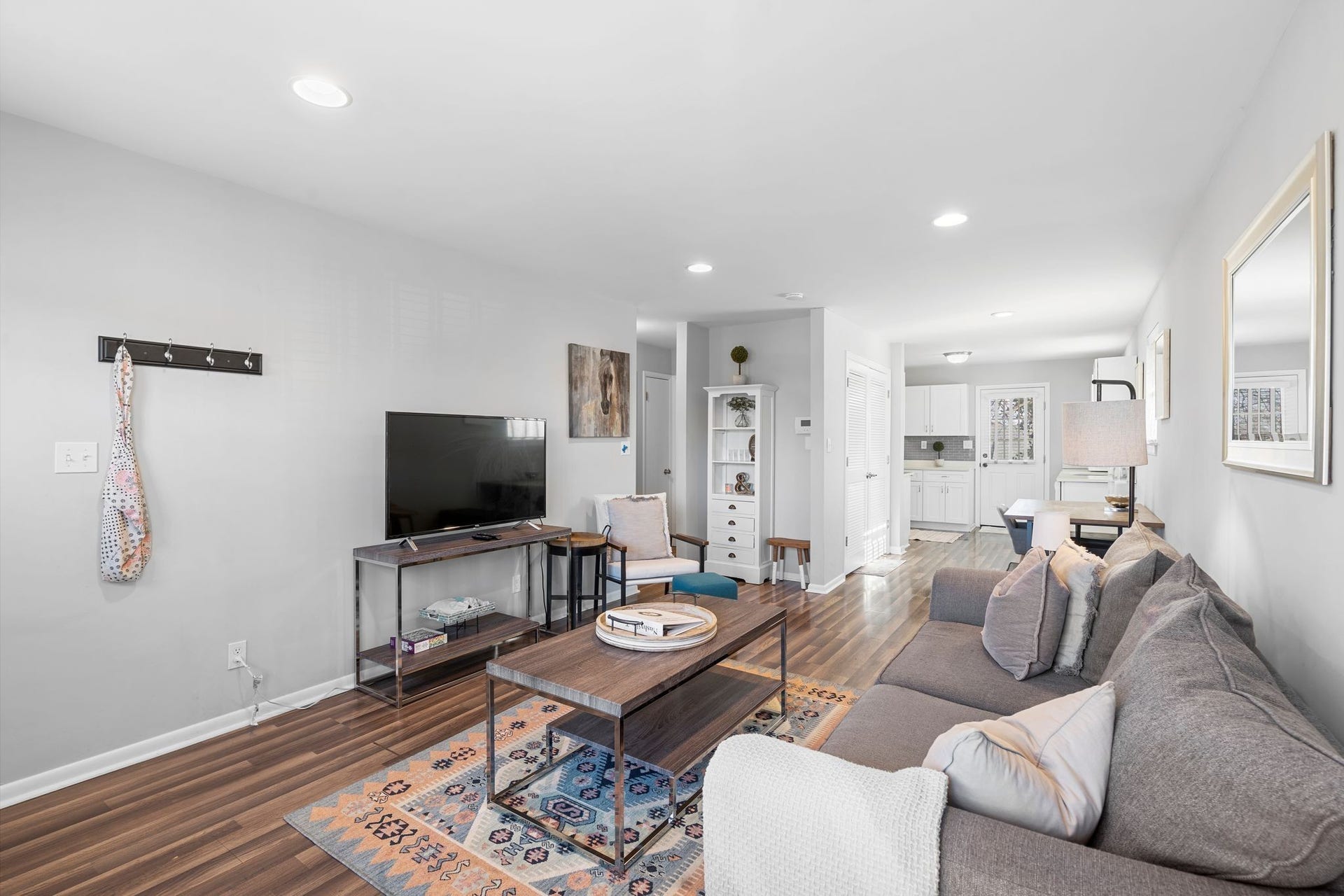 1122 2nd Ave S, Nashville, TN 37210 1122 2nd Ave S, Nashville, TN 37210
