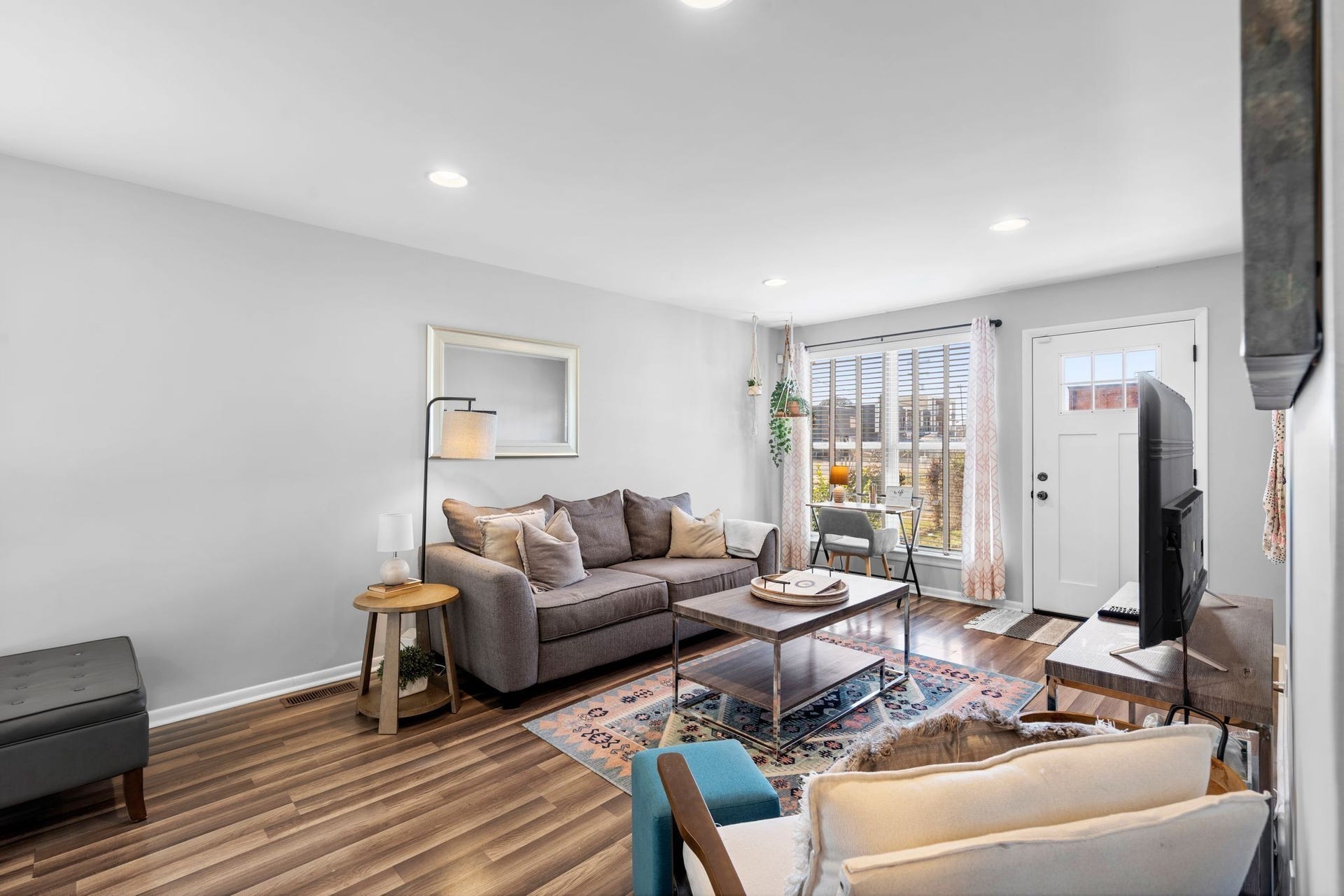 1122 2nd Ave S, Nashville, TN 37210 1122 2nd Ave S, Nashville, TN 37210