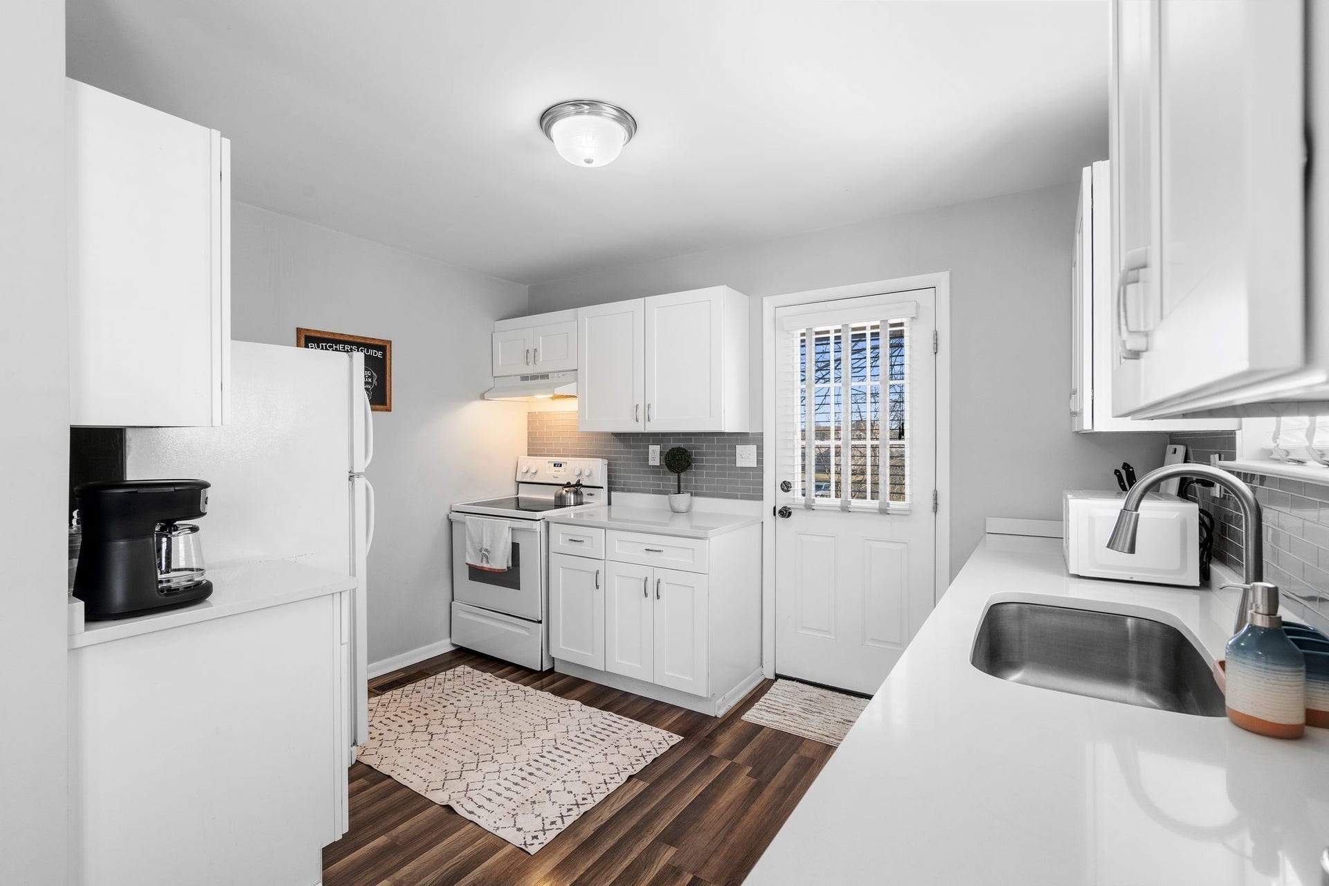 1122 2nd Ave S, Nashville, TN 37210 1122 2nd Ave S, Nashville, TN 37210
