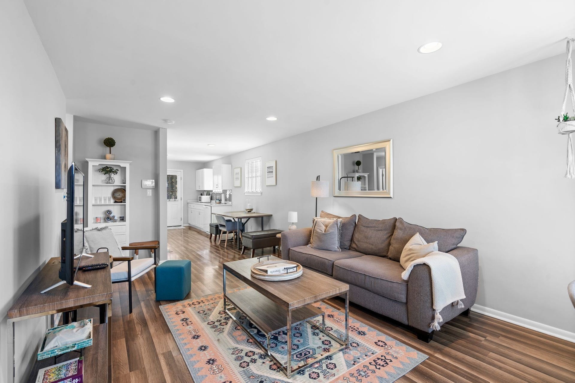 1122 2nd Ave S, Nashville, TN 37210 1122 2nd Ave S, Nashville, TN 37210