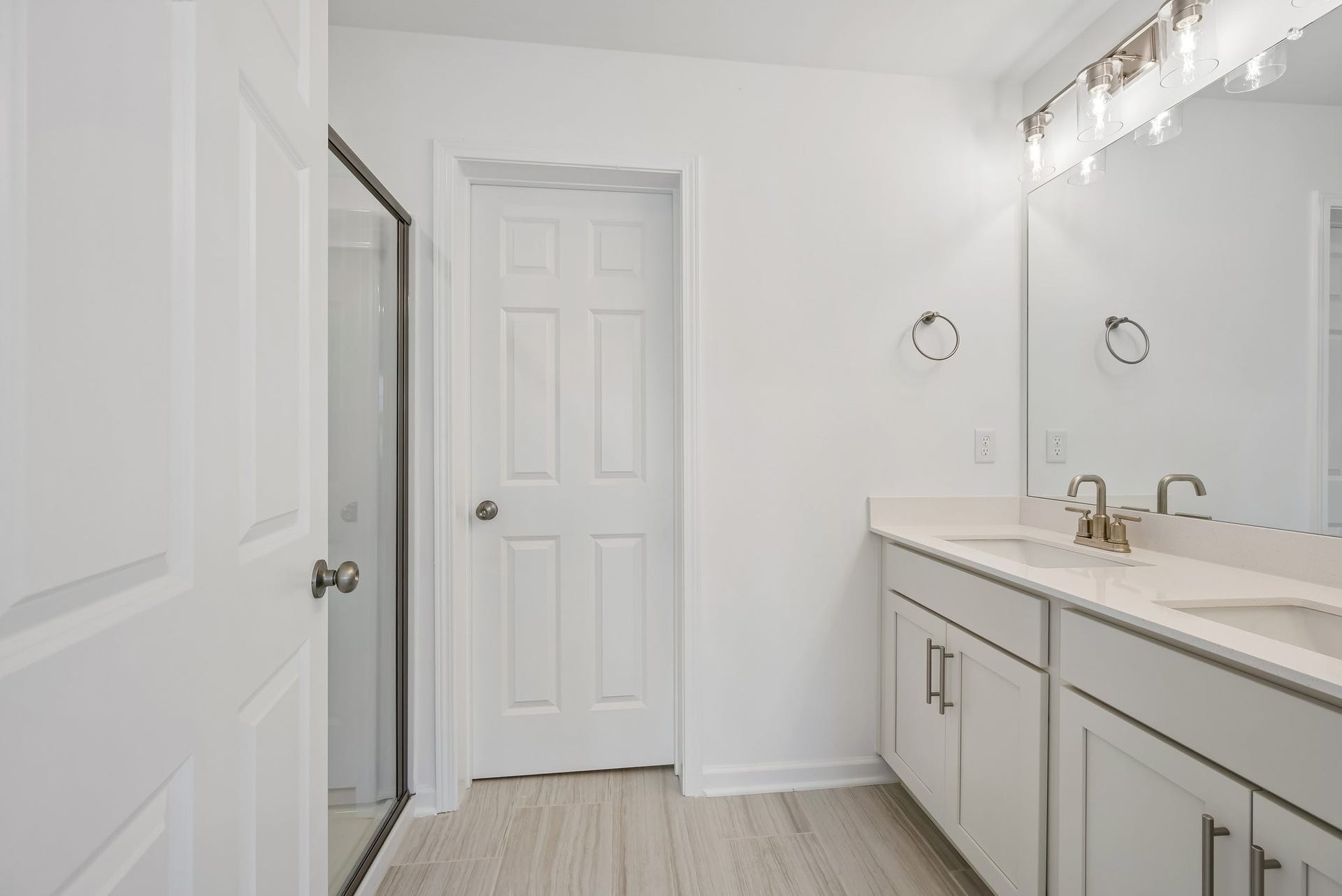 2587 Peaceful Valley Dr, Columbia, TN 38401