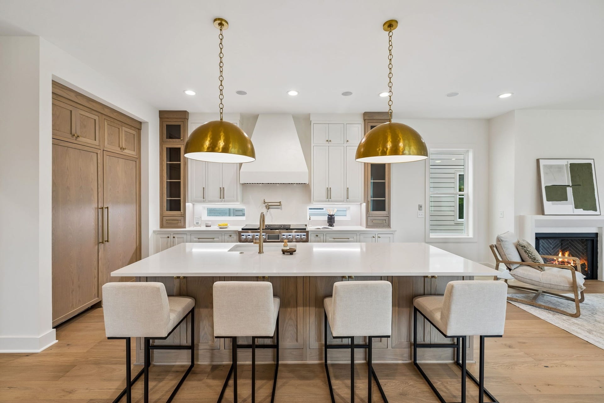 6413 Ranchero Dr, #B, Nashville, TN 37209 Custom Chef's Kitchen with luxury appliances
