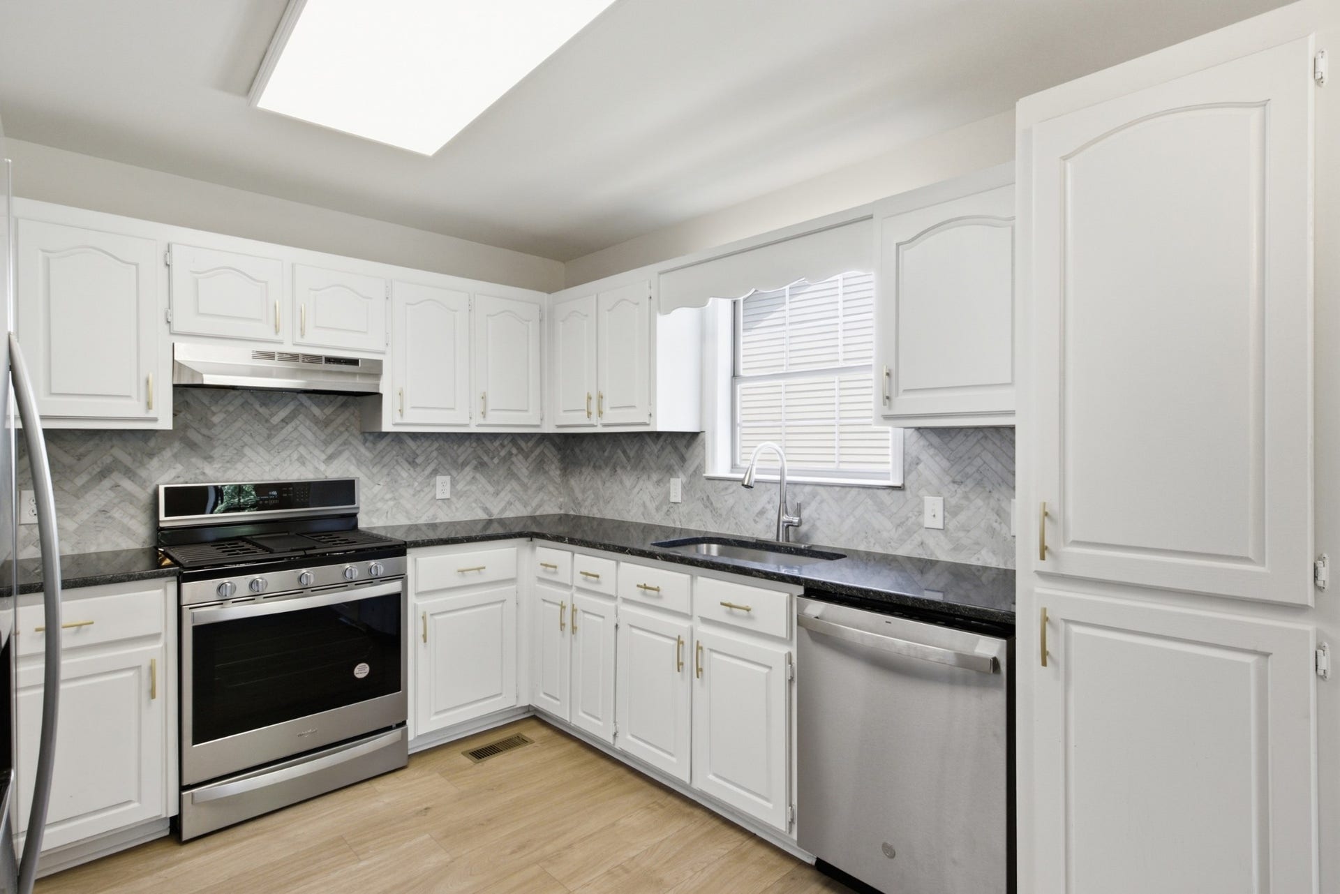 208 Valley Dr, Columbia, TN 38401 208 Valley Dr, Columbia, TN 38401