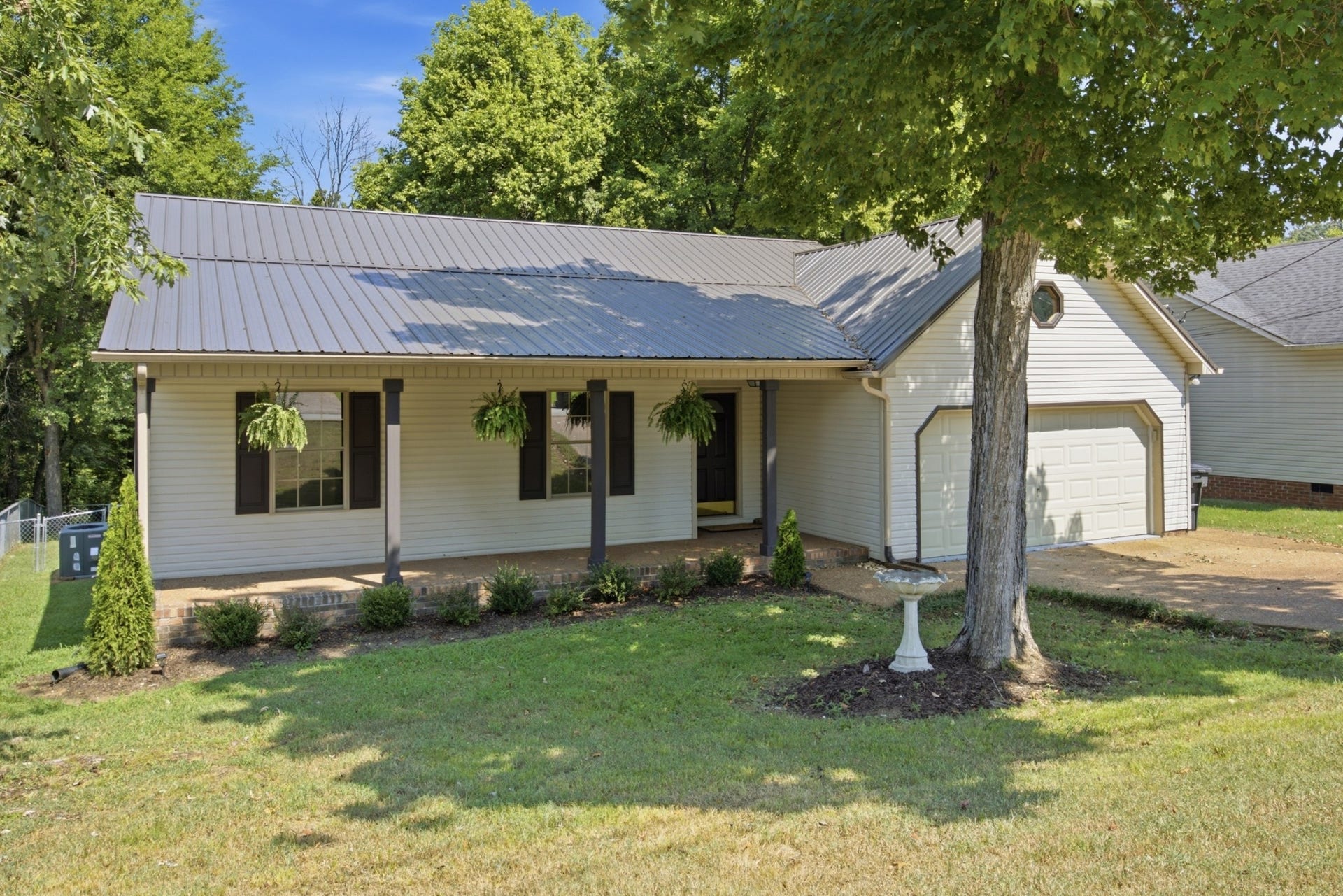 208 Valley Dr, Columbia, TN 38401 208 Valley Dr, Columbia, TN 38401