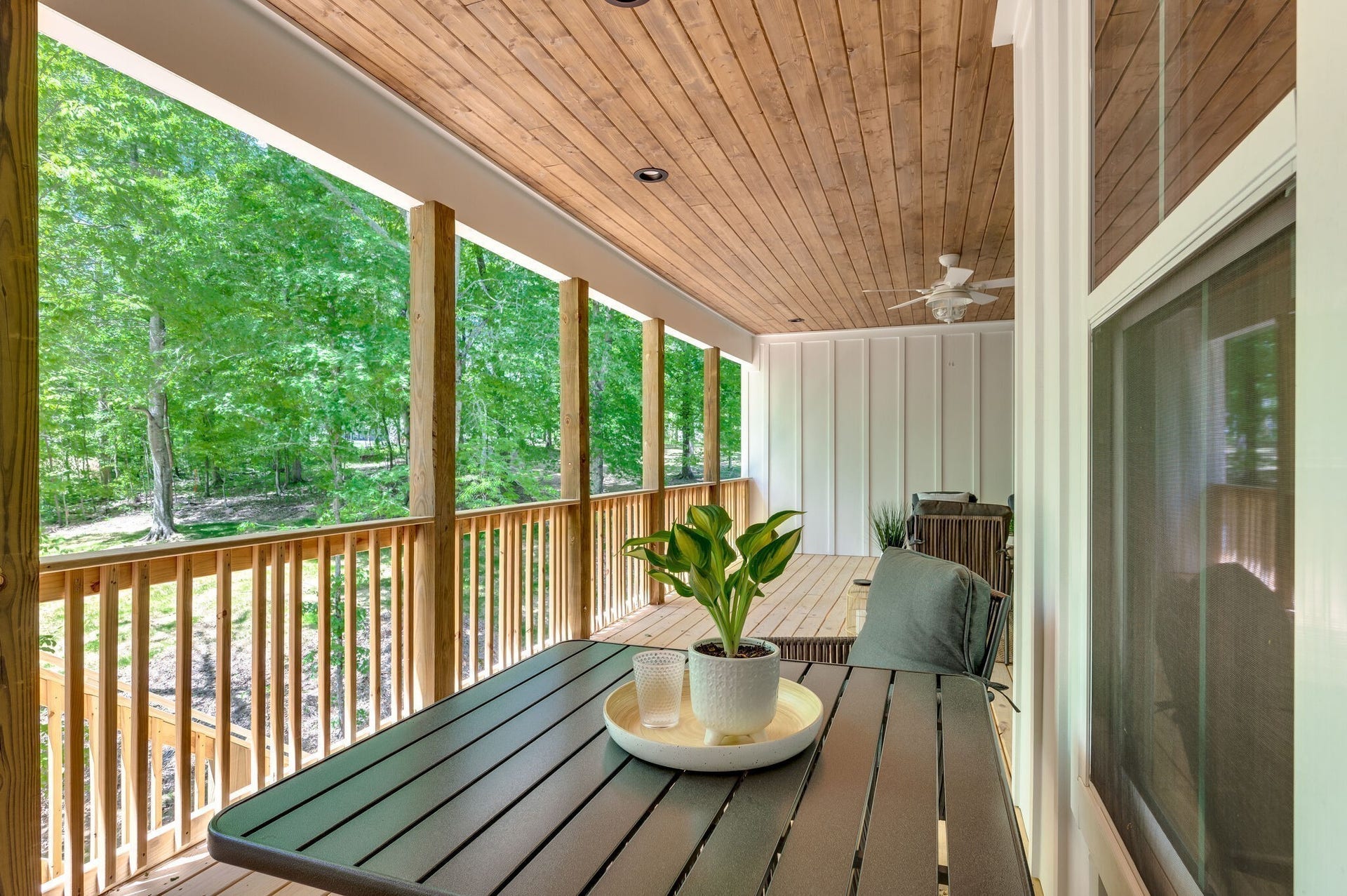 545 Delacy, Fairview, TN 37062 Back deck with a table
