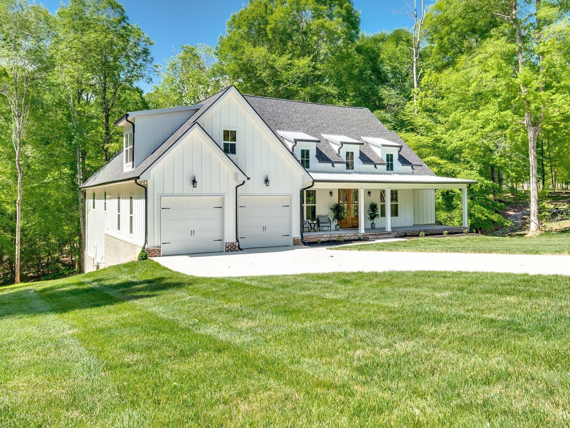 545 Delacy, Fairview, TN 37062 Beautiful Brand New Modern Farmhouse