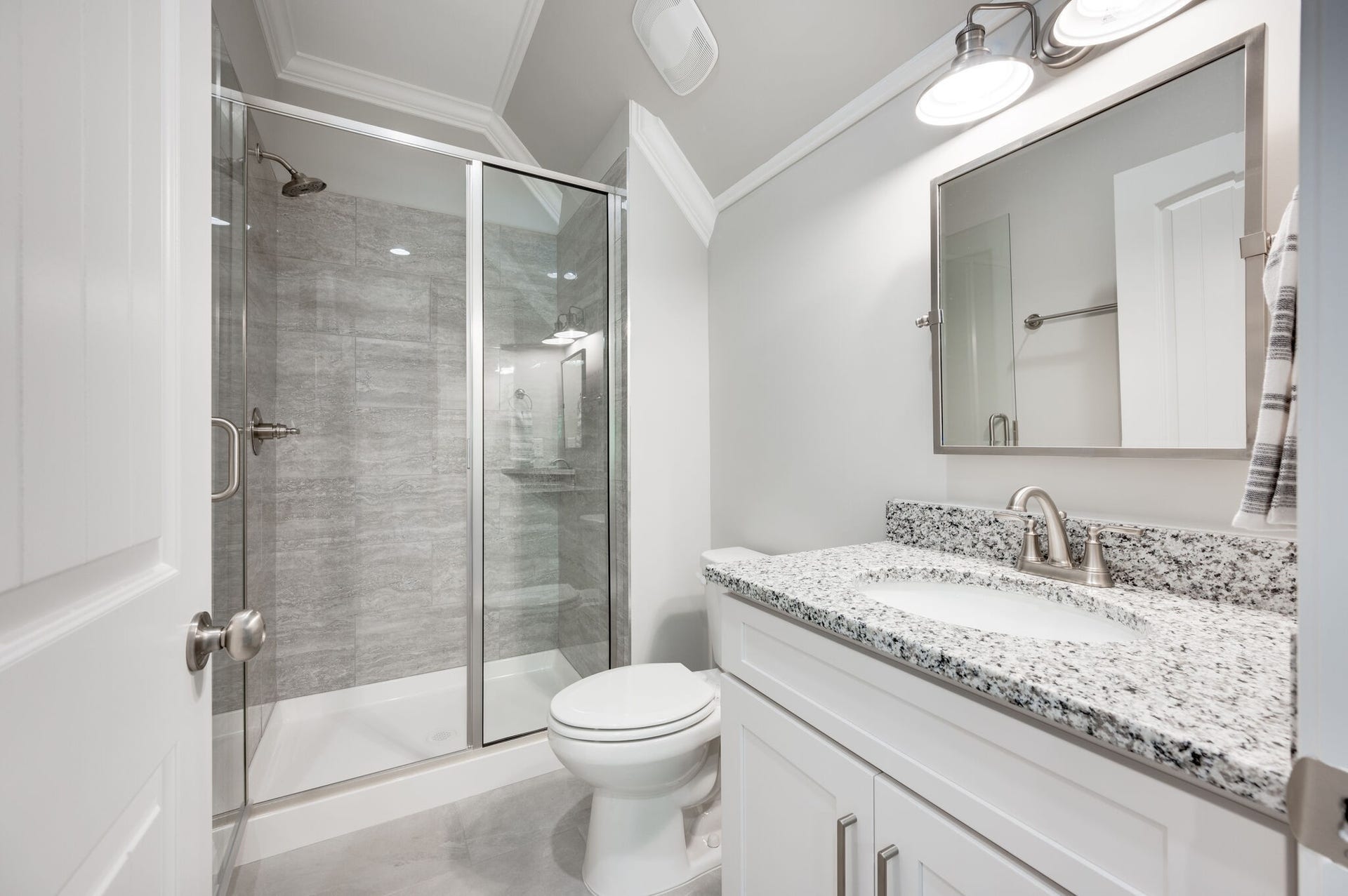 545 Delacy, Fairview, TN 37062 Full 3rd bathroom upstairs off the bonus room area. Walk in shower.