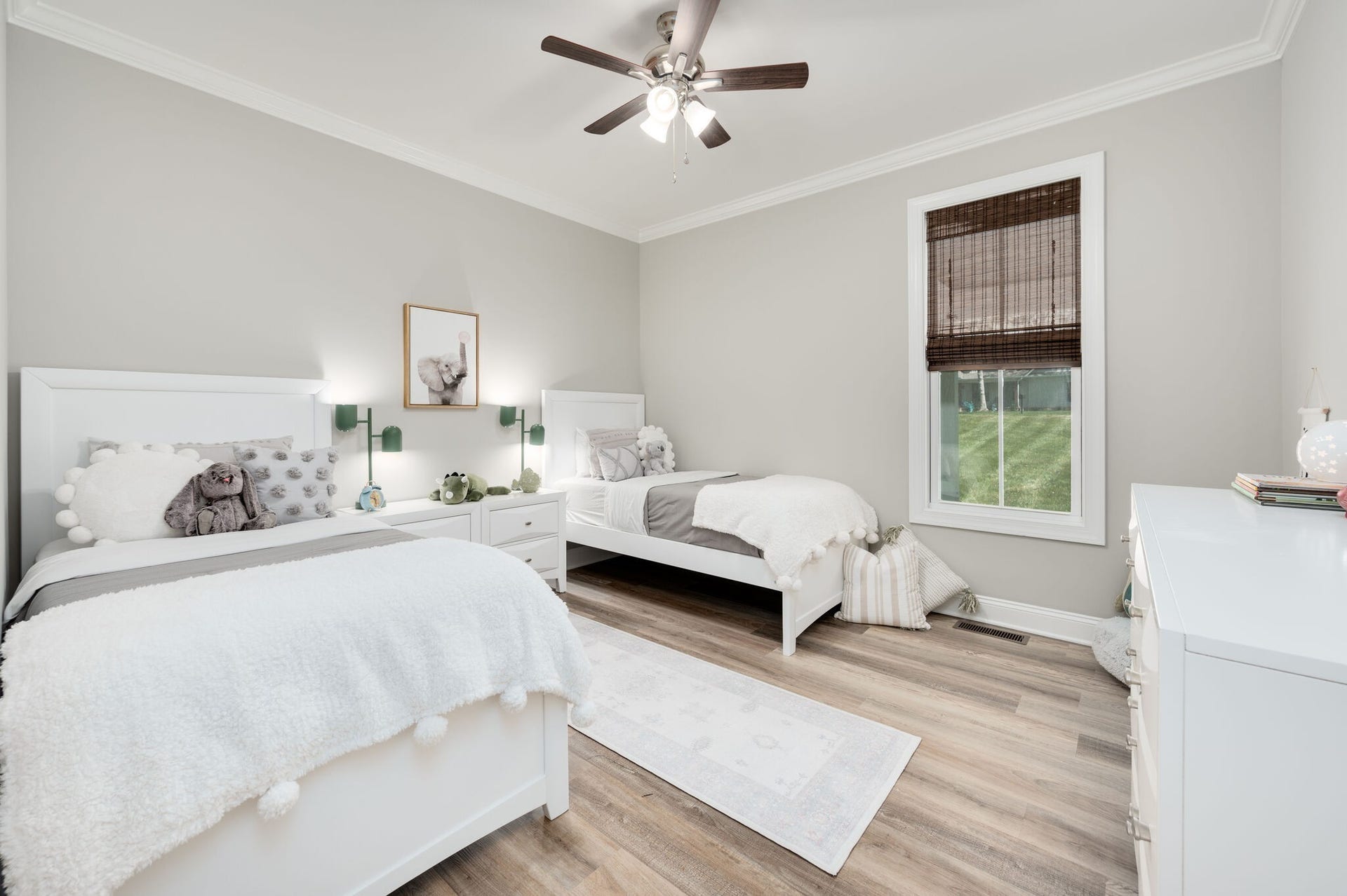 545 Delacy, Fairview, TN 37062 Secondary bedroom has two twin beds.