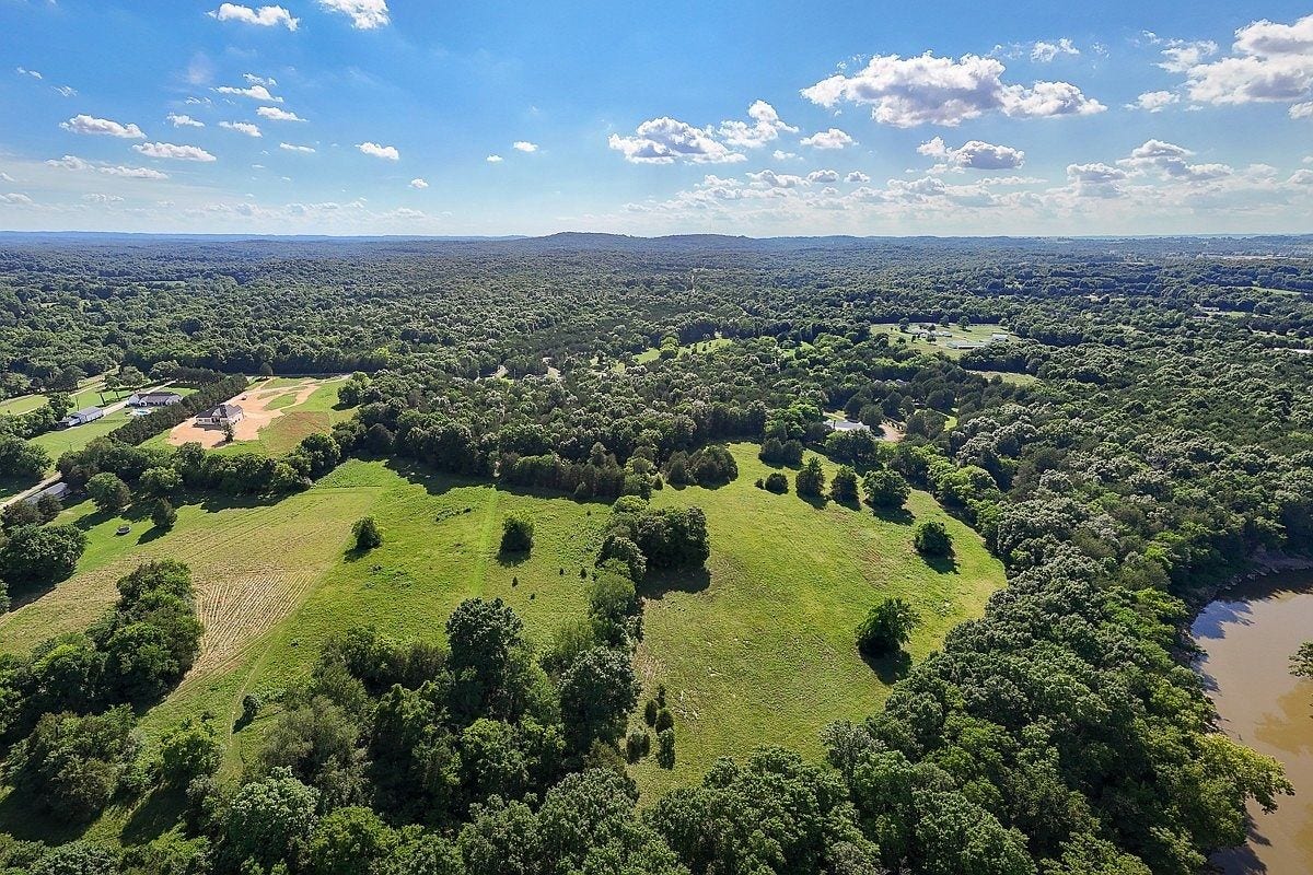 2207 Carpenter Bridge Rd, Columbia, TN 38401 2207 Carpenter Bridge Rd, Columbia, TN 38401