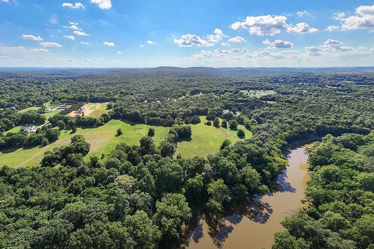 2207 Carpenter Bridge Rd, Columbia, TN 38401 2207 Carpenter Bridge Rd, Columbia, TN 38401