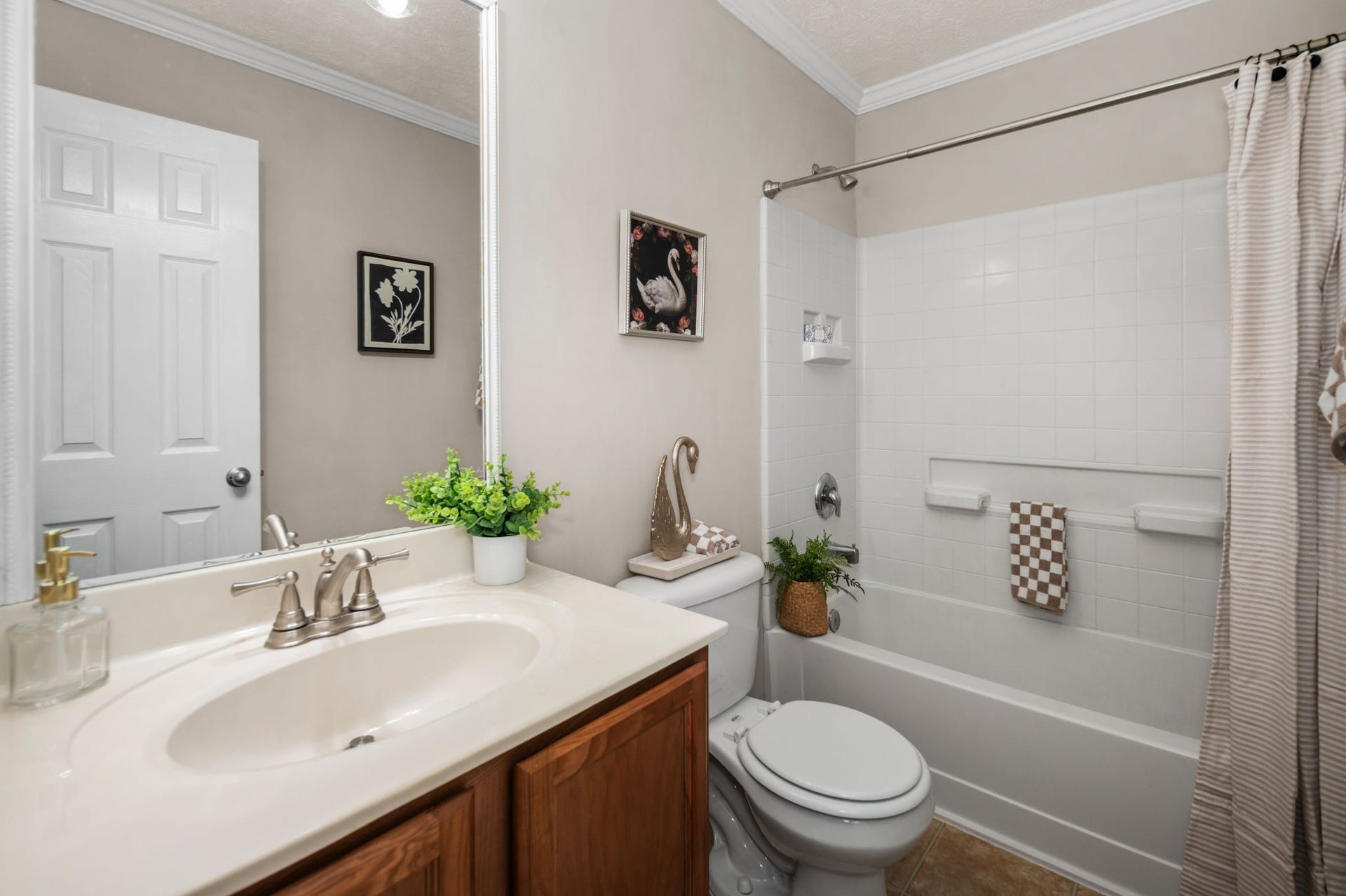 2732 Miranda Dr, Murfreesboro, TN 37128 2732 Miranda Dr, Murfreesboro, TN 37128