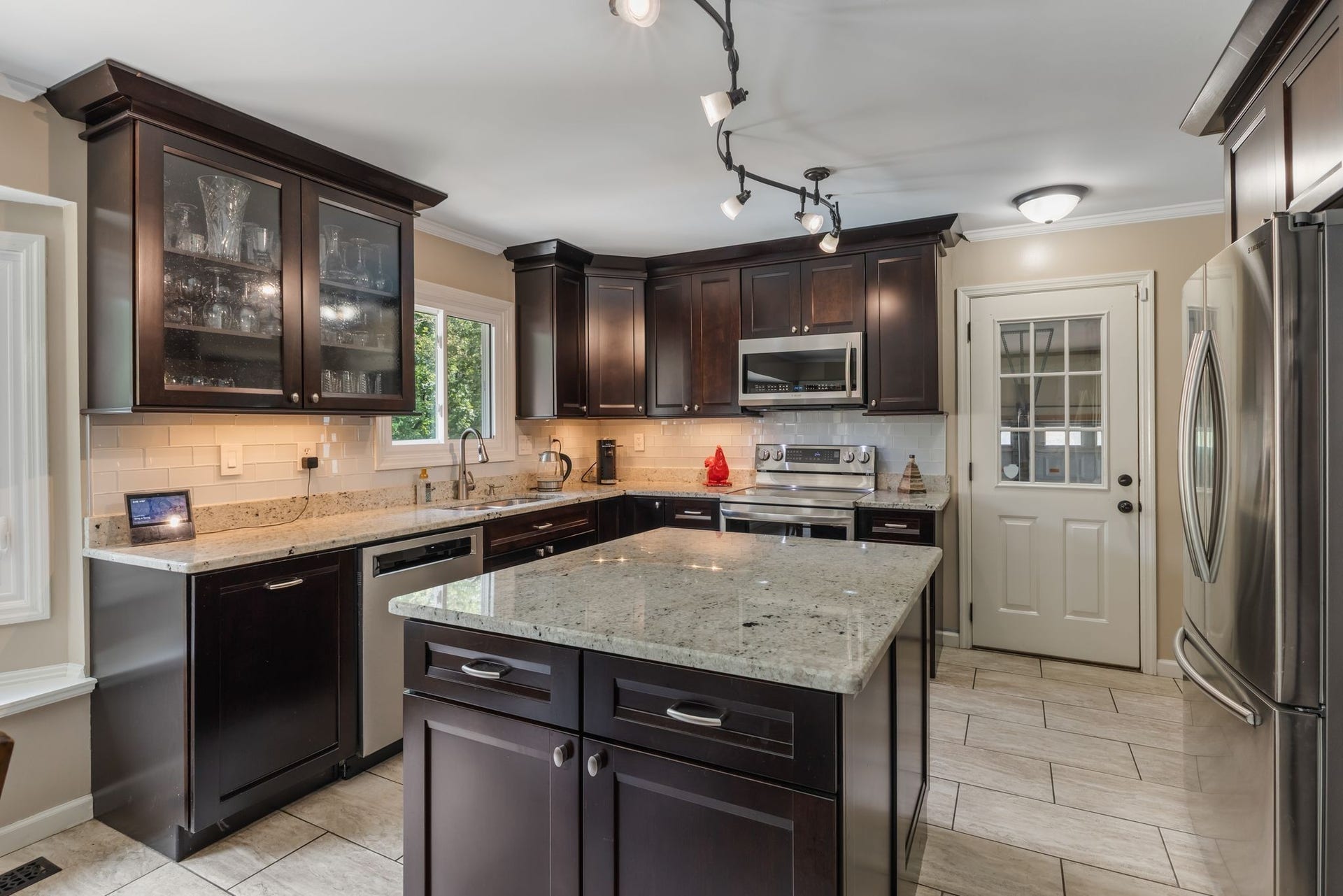 1025 Claremont Dr, Columbia, TN 38401 1025 Claremont Dr, Columbia, TN 38401