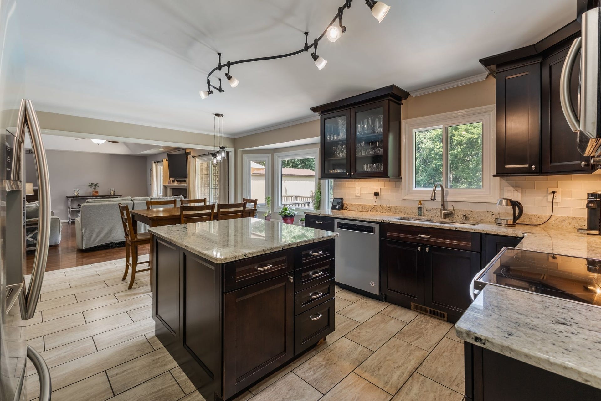 1025 Claremont Dr, Columbia, TN 38401 1025 Claremont Dr, Columbia, TN 38401