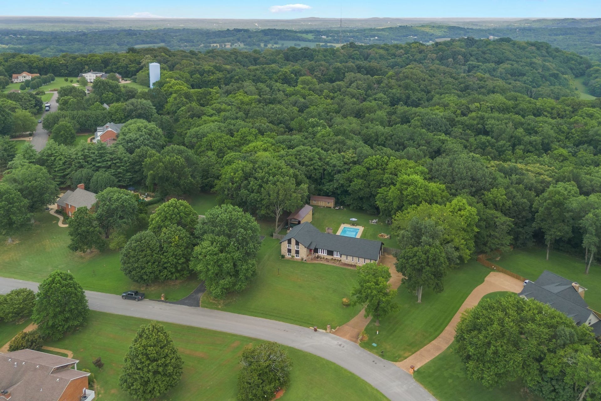 1025 Claremont Dr, Columbia, TN 38401 1025 Claremont Dr, Columbia, TN 38401