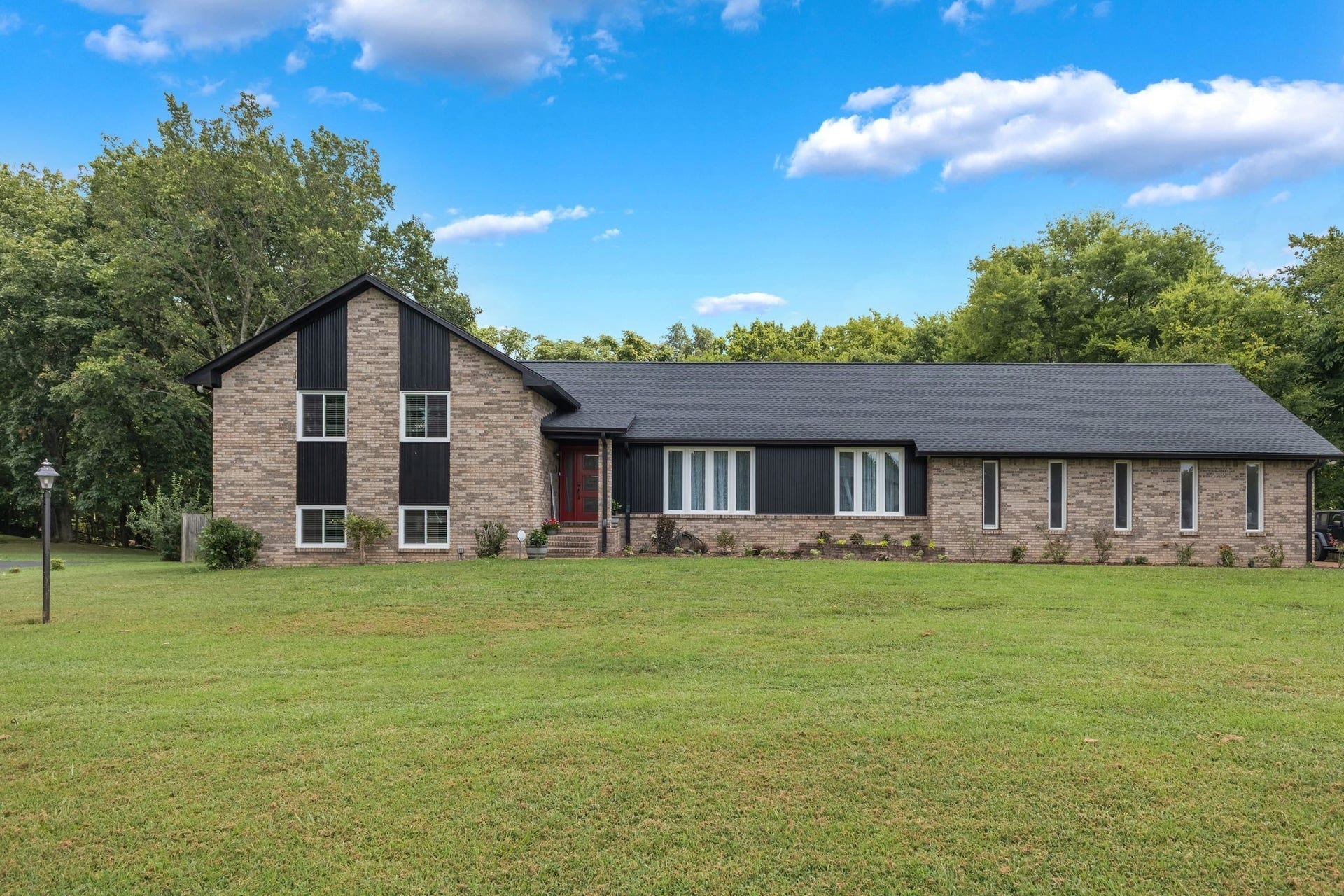 1025 Claremont Dr, Columbia, TN 38401 1025 Claremont Dr, Columbia, TN 38401