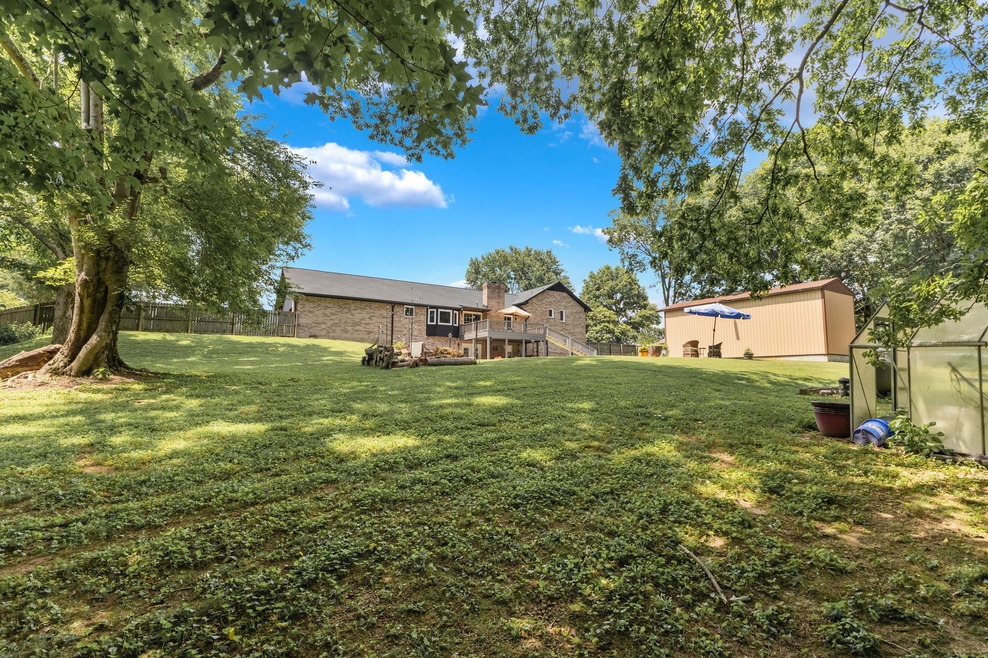 1025 Claremont Dr, Columbia, TN 38401 1025 Claremont Dr, Columbia, TN 38401