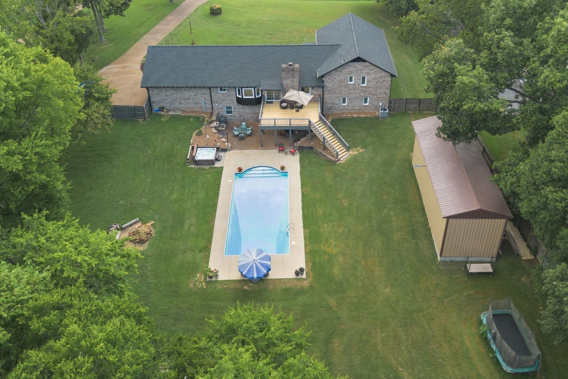1025 Claremont Dr, Columbia, TN 38401 1025 Claremont Dr, Columbia, TN 38401