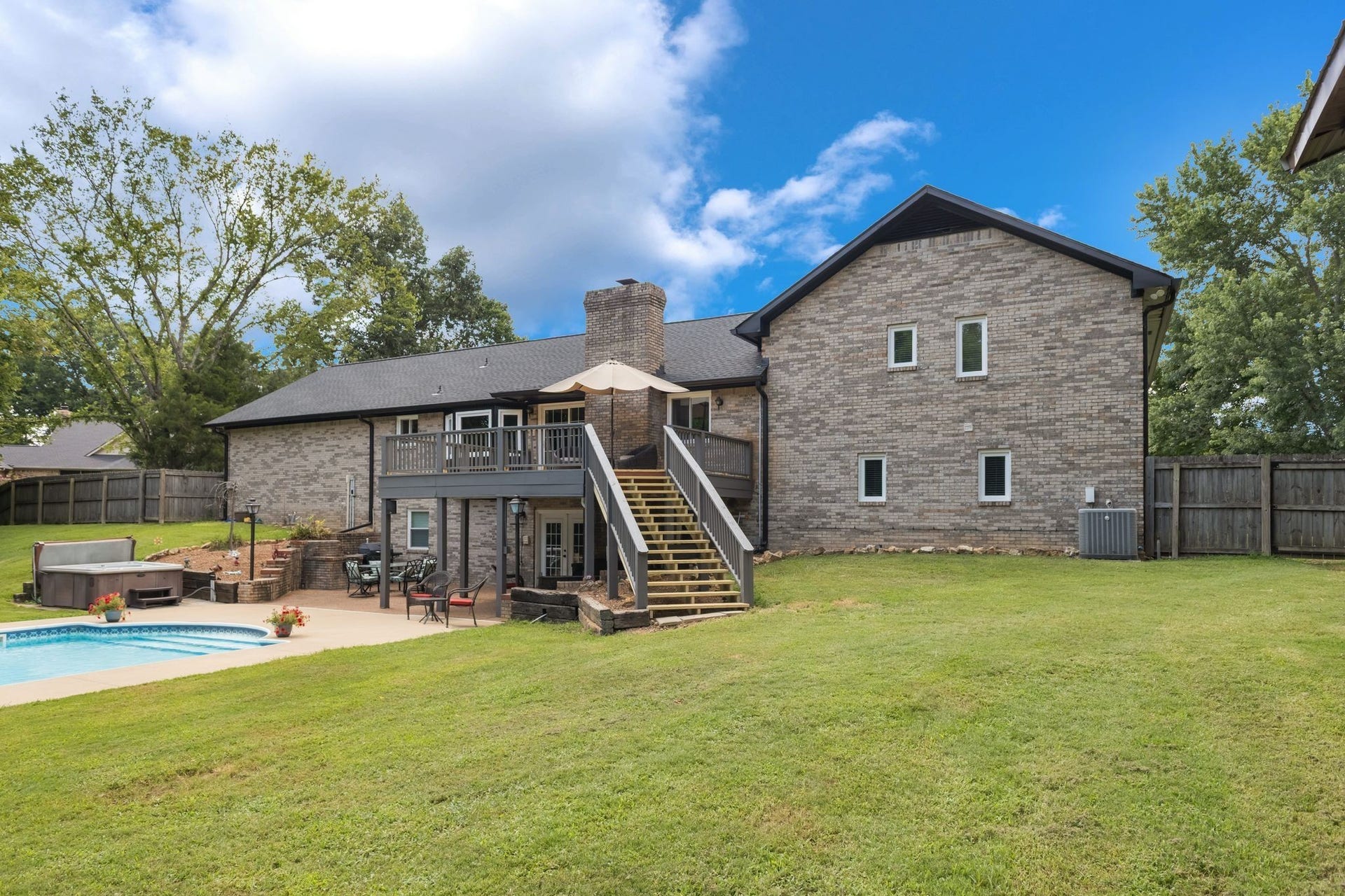 1025 Claremont Dr, Columbia, TN 38401 1025 Claremont Dr, Columbia, TN 38401