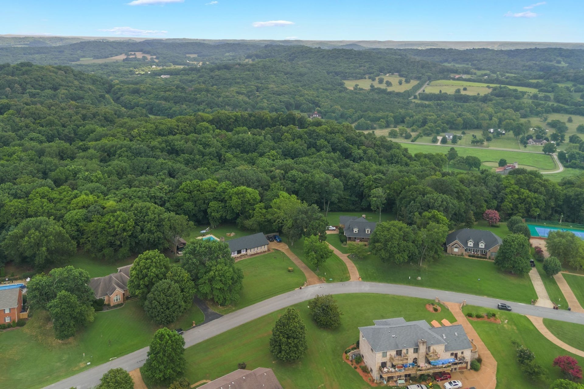 1025 Claremont Dr, Columbia, TN 38401 1025 Claremont Dr, Columbia, TN 38401
