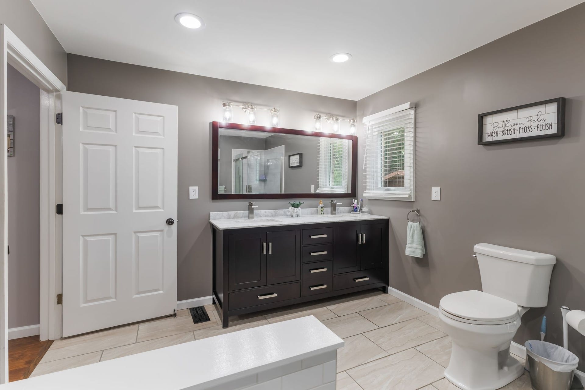 1025 Claremont Dr, Columbia, TN 38401 1025 Claremont Dr, Columbia, TN 38401