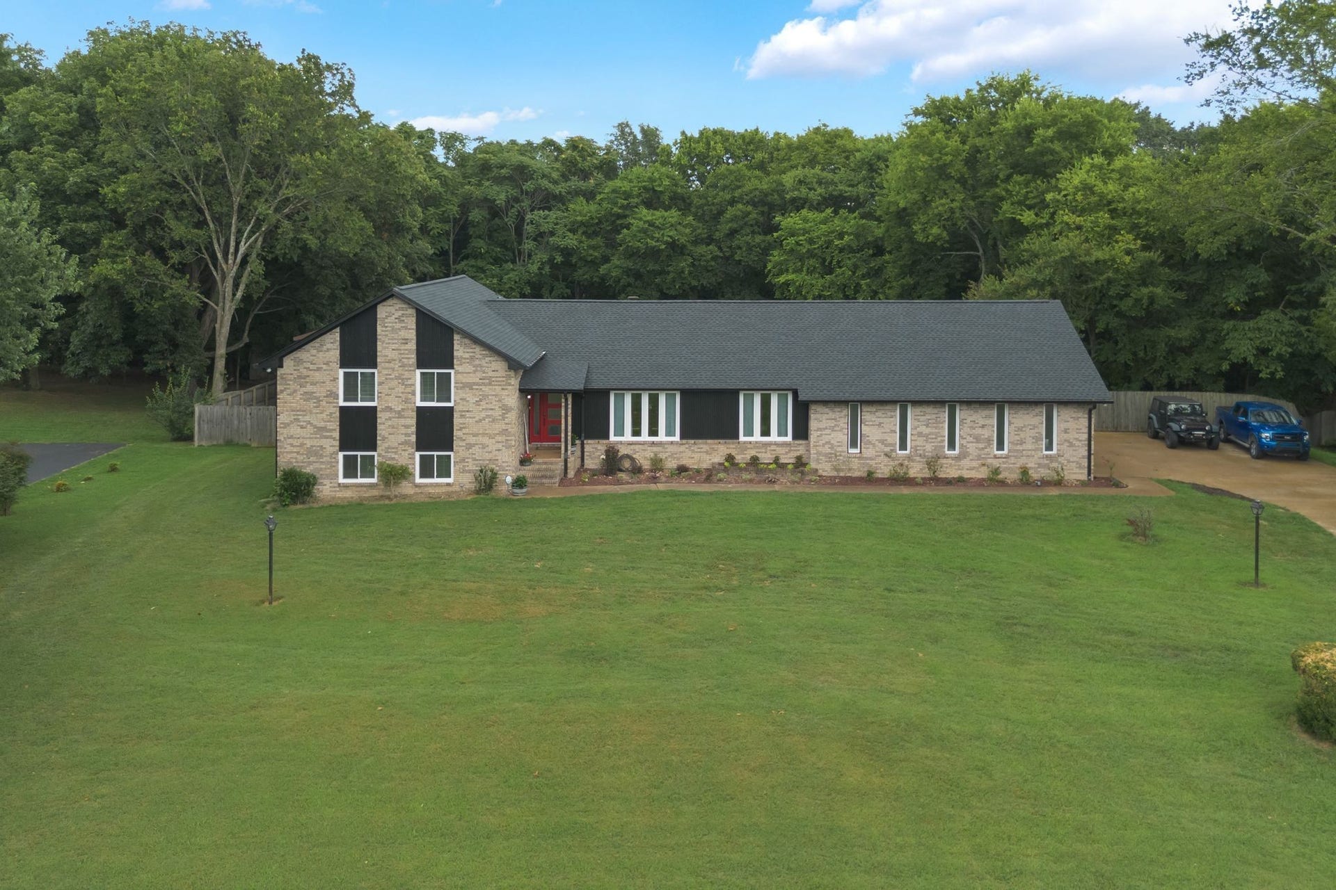 1025 Claremont Dr, Columbia, TN 38401 1025 Claremont Dr, Columbia, TN 38401