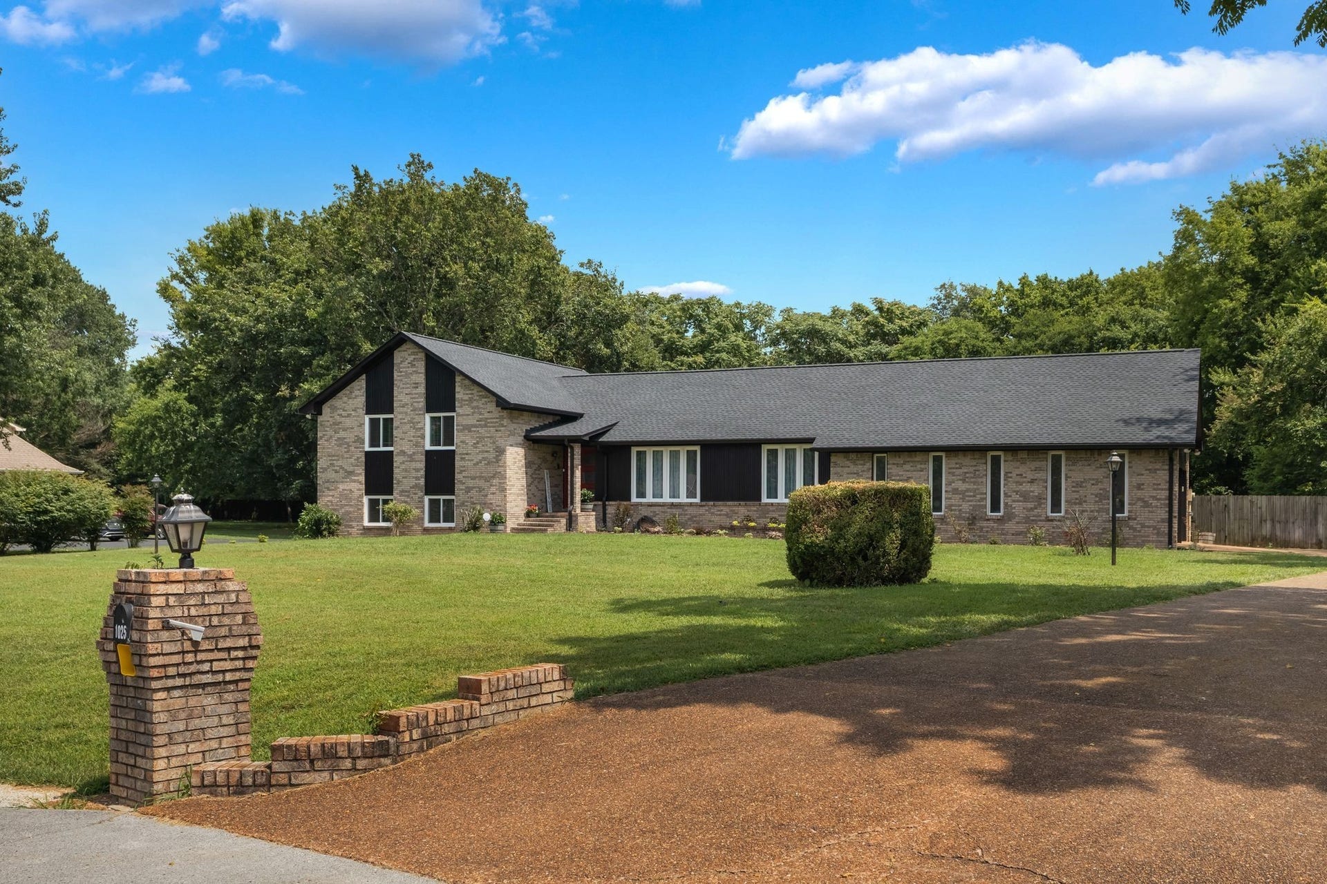 1025 Claremont Dr, Columbia, TN 38401 1025 Claremont Dr, Columbia, TN 38401