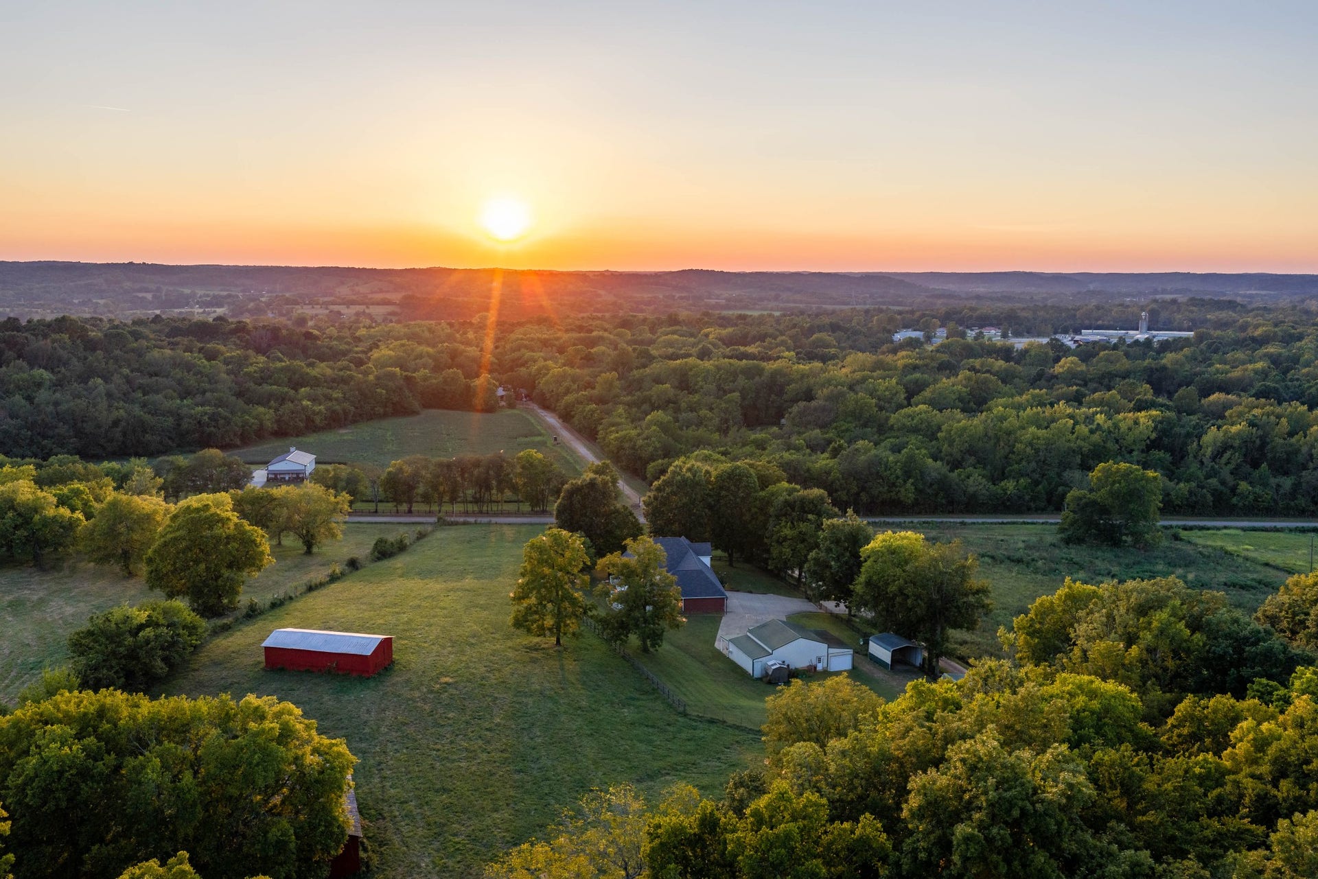 8005 Dry Creek Rd, Mount Pleasant, TN 38474 8005 Dry Creek Rd, Mount Pleasant, TN 38474