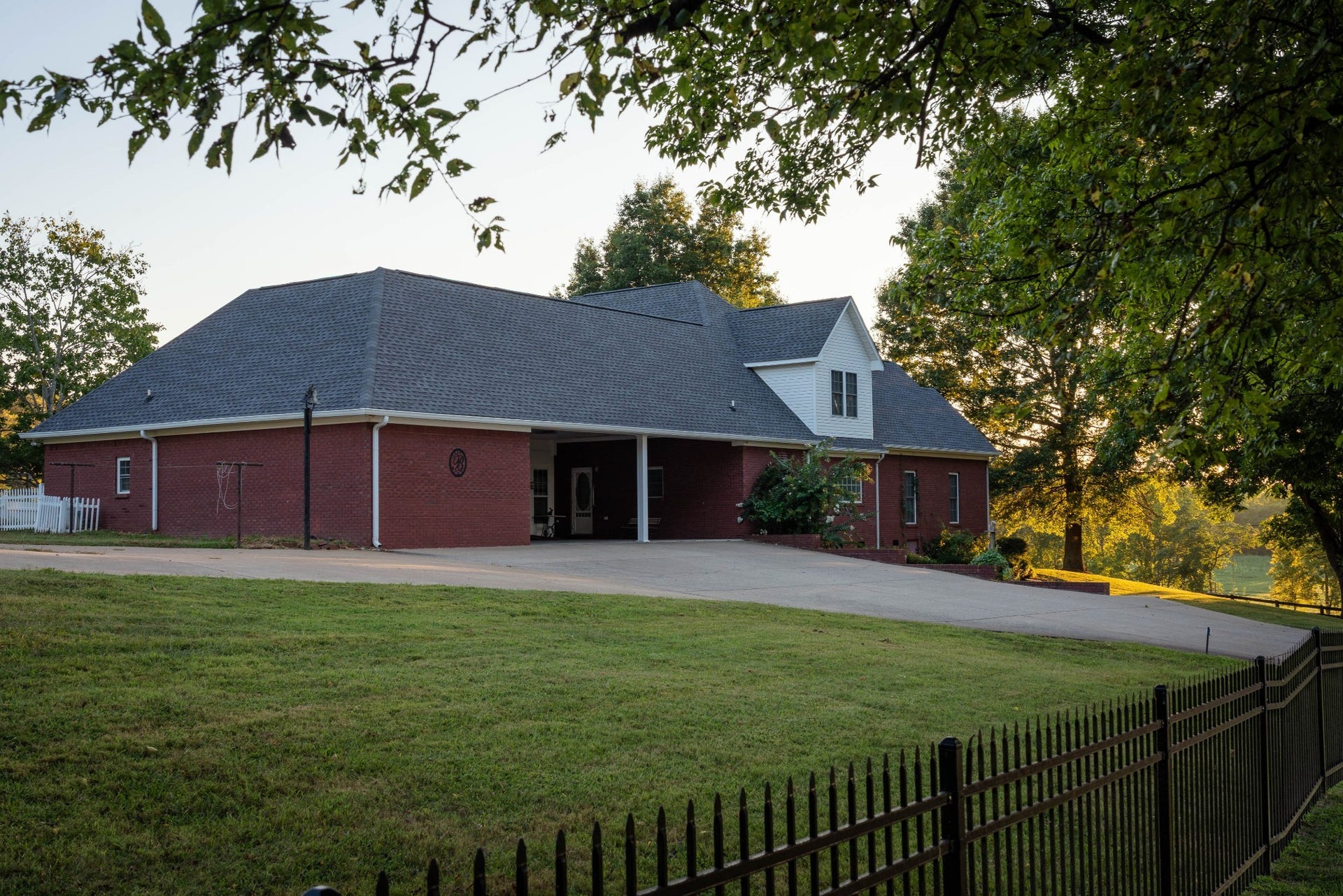 8005 Dry Creek Rd, Mount Pleasant, TN 38474 8005 Dry Creek Rd, Mount Pleasant, TN 38474
