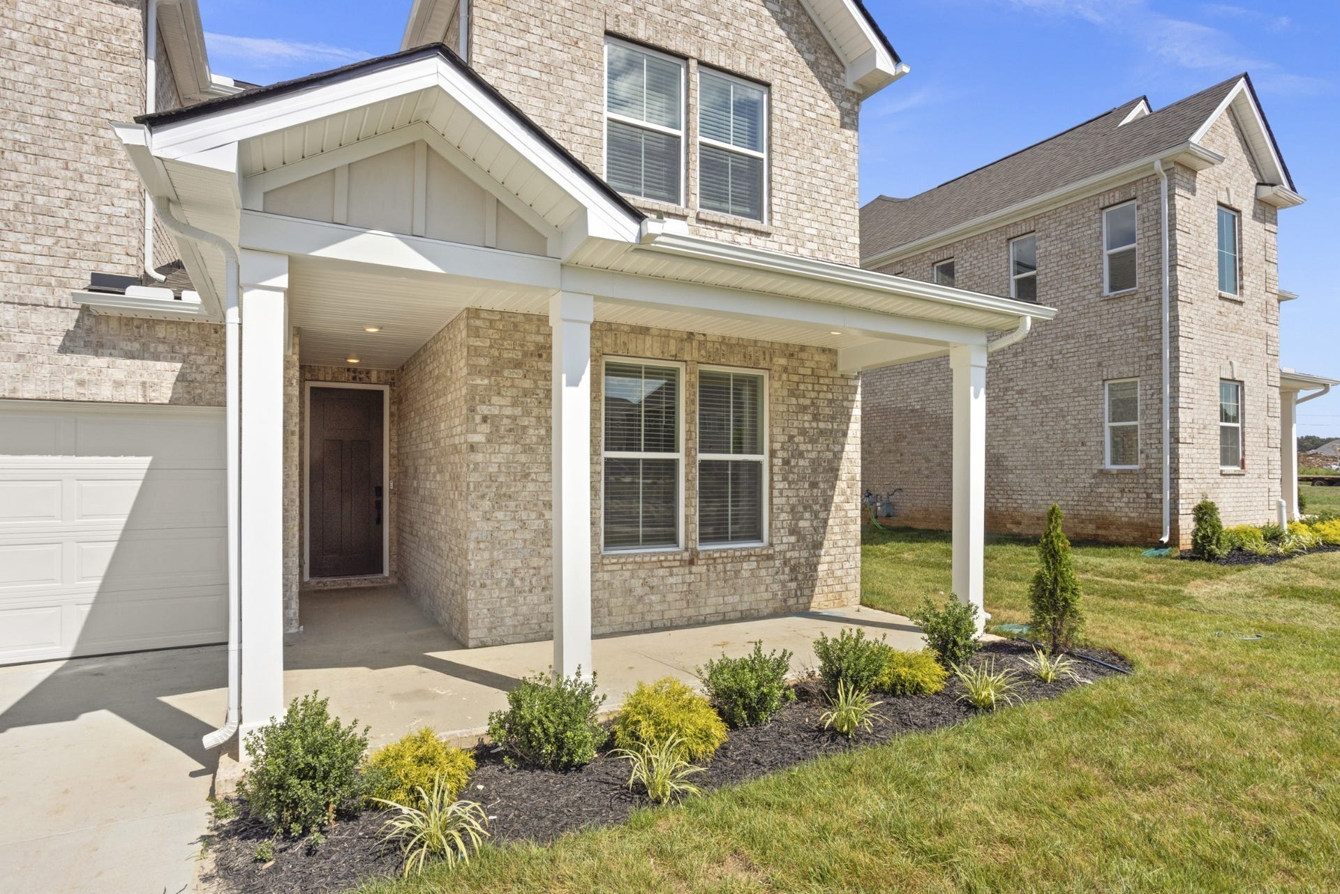 402 Downs Lane, Mount Juliet, TN 37122 Pictures are of previously completed home of the same floorplan. Options and features may vary.