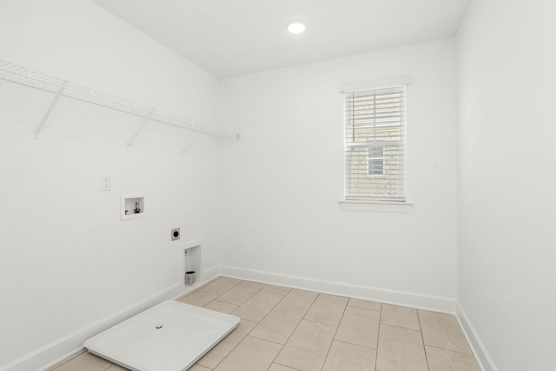 402 Downs Lane, Mount Juliet, TN 37122 Pictures are of previously completed home of the same floorplan. Options and features may vary. Blinds are not included but can be added.