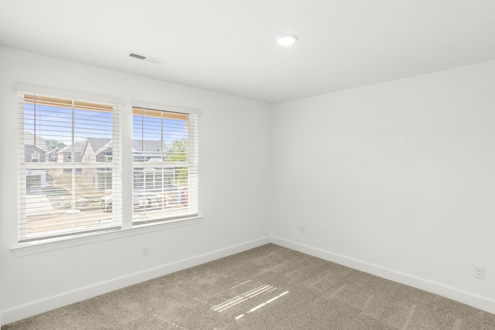 402 Downs Lane, Mount Juliet, TN 37122 Pictures are of previously completed home of the same floorplan. Options and features may vary. Blinds are not included but can be added.