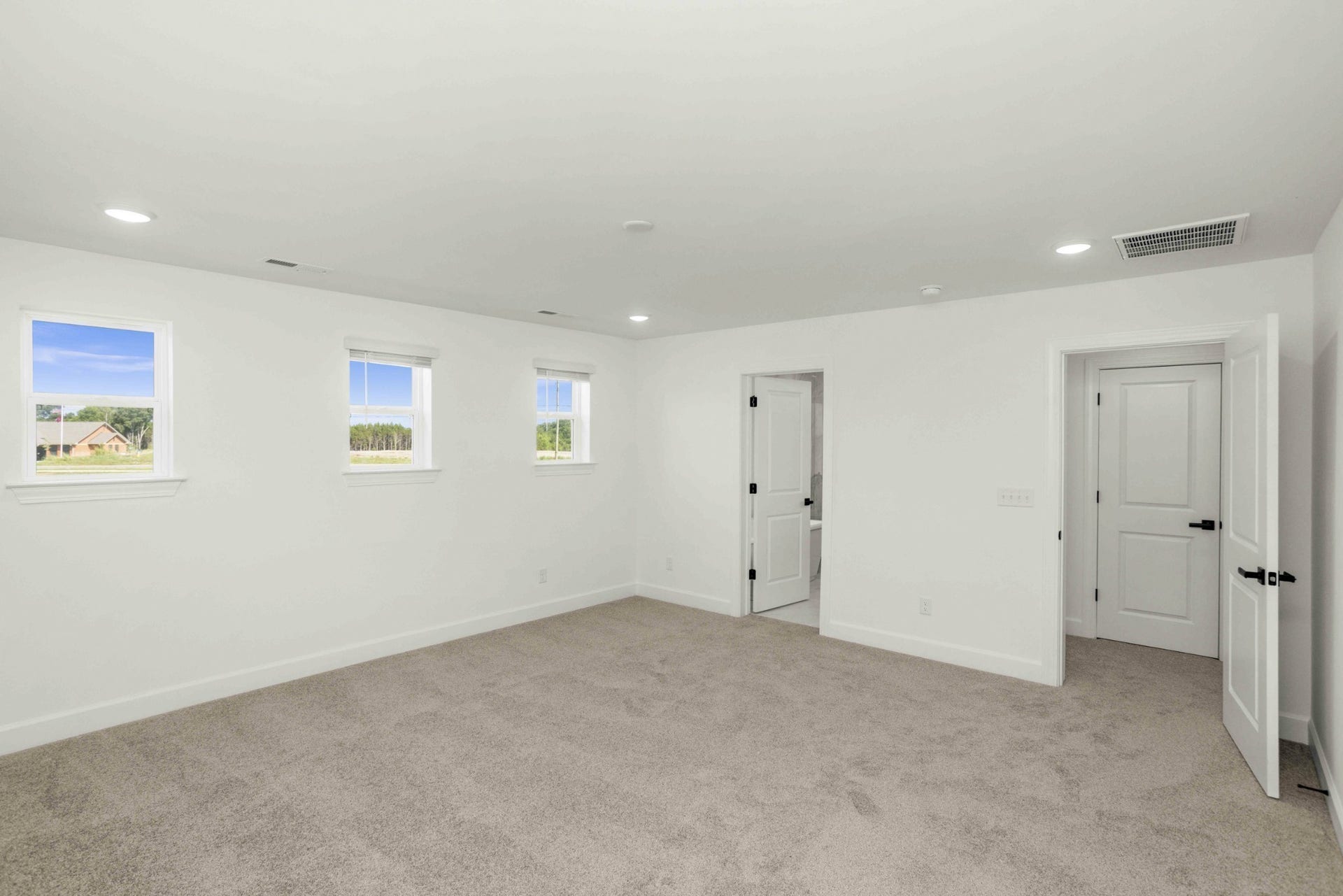 402 Downs Lane, Mount Juliet, TN 37122 Pictures are of previously completed home of the same floorplan. Options and features may vary.